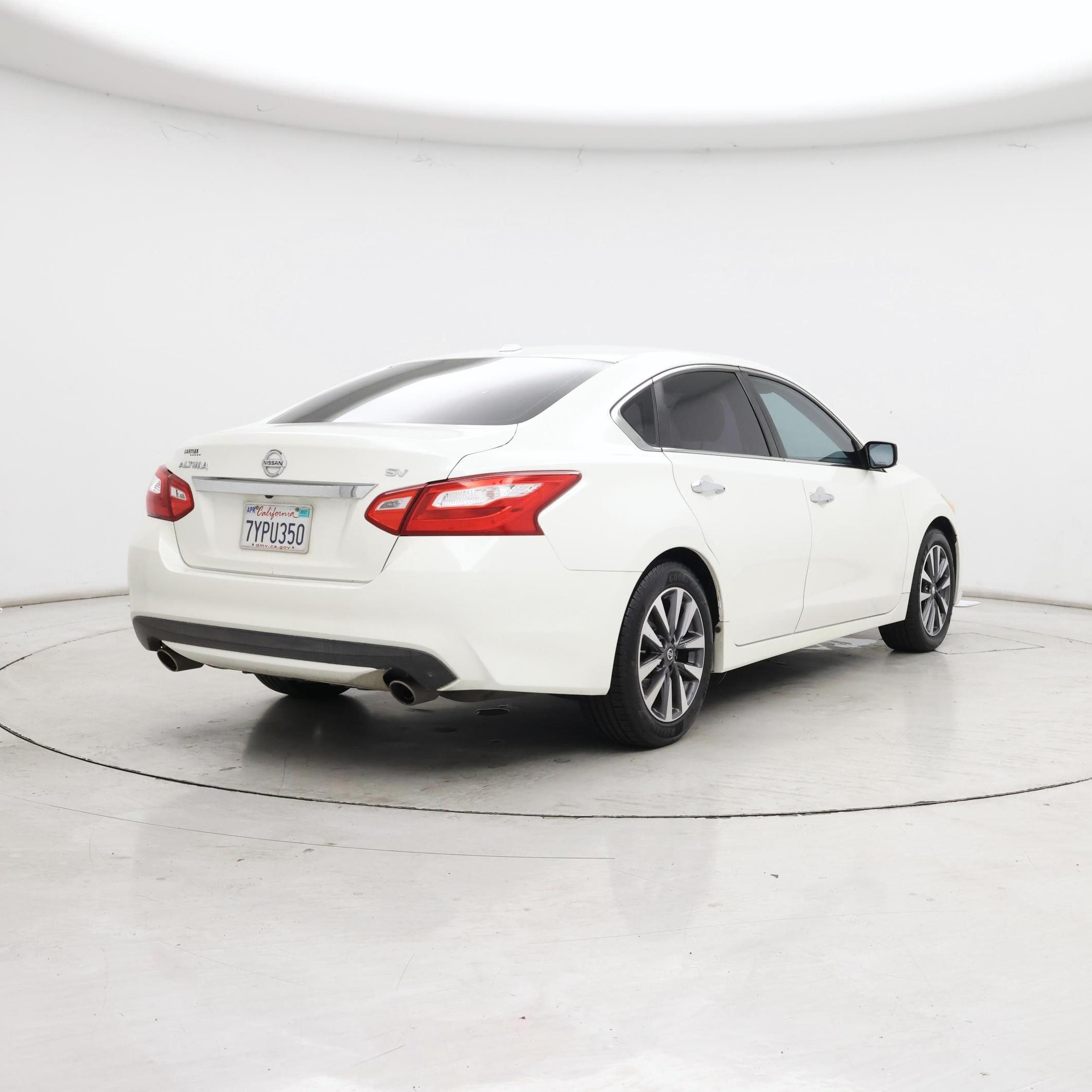 Thumbnail: 2016 Nissan Altima - 8