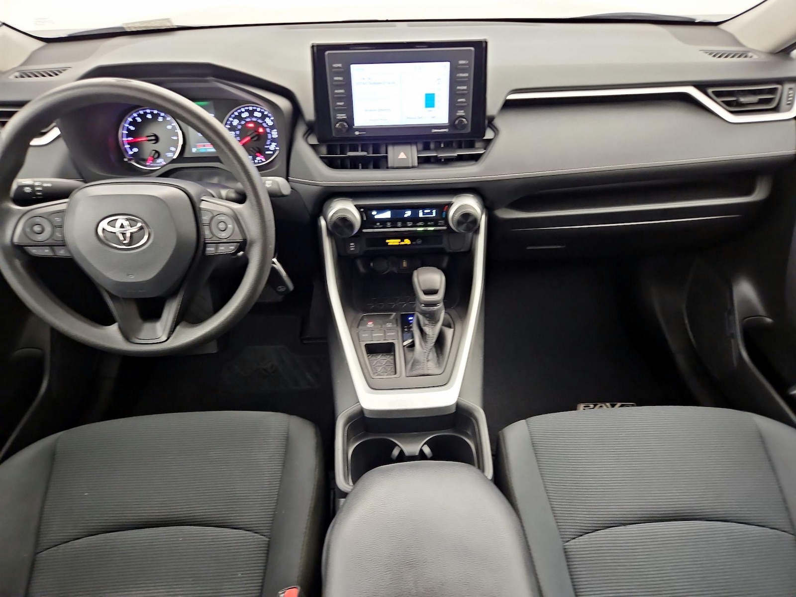 2021 Toyota RAV4 LE - Photo 10