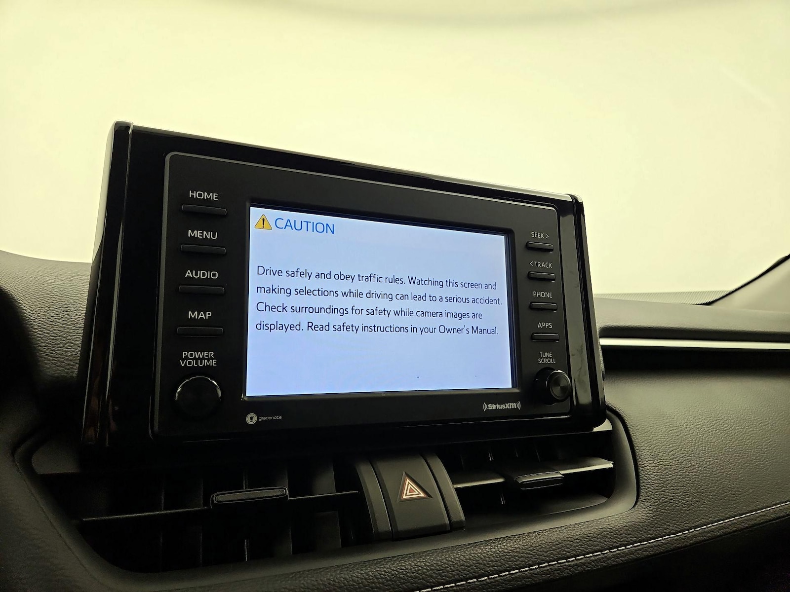 2021 Toyota RAV4 LE - Photo 16
