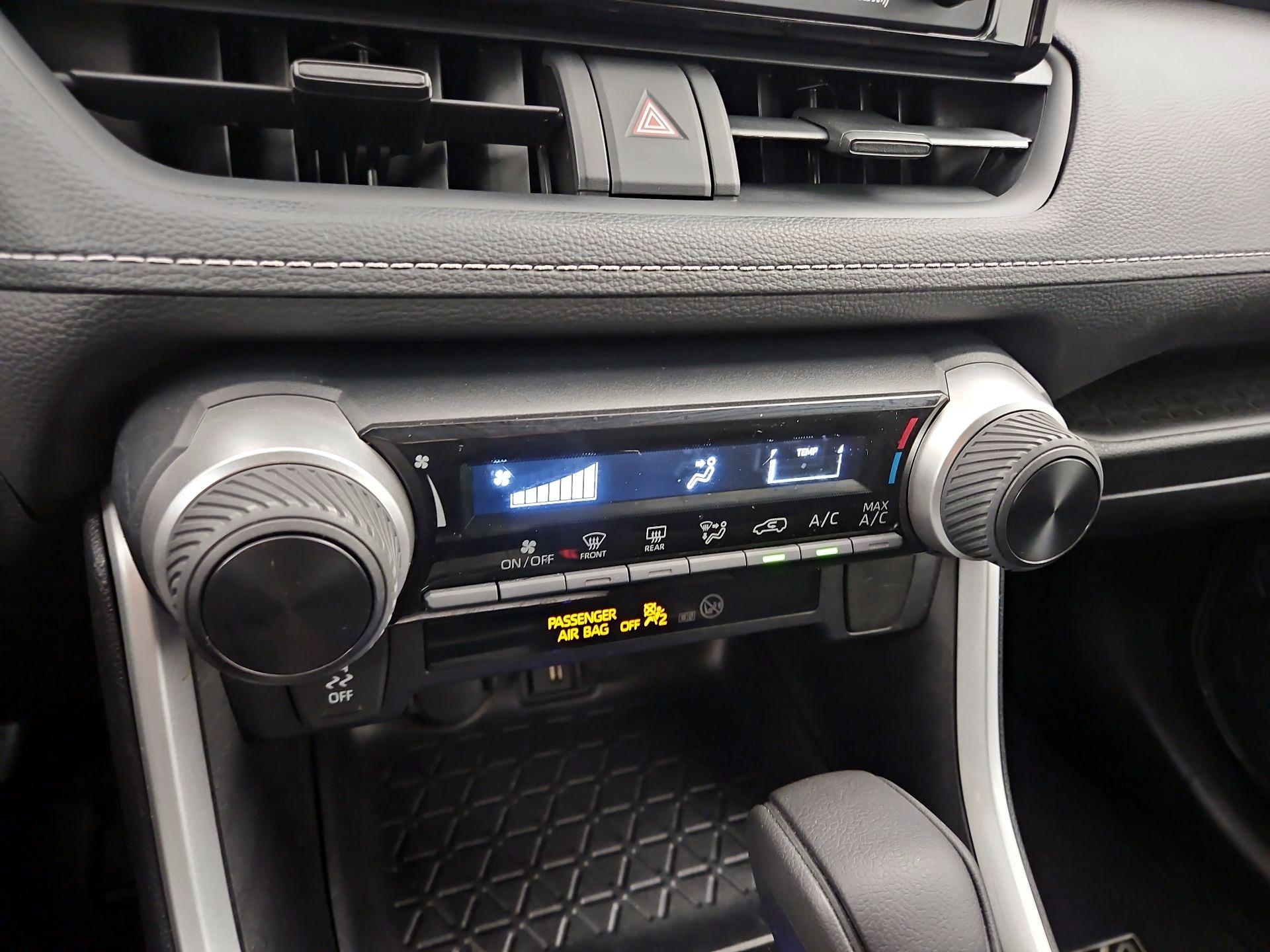 Thumbnail: 2021 Toyota RAV4 - 16