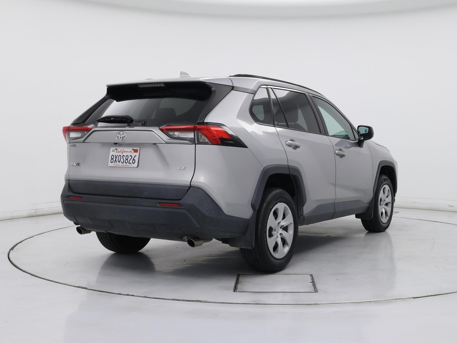 2021 Toyota RAV4 LE - Photo 9