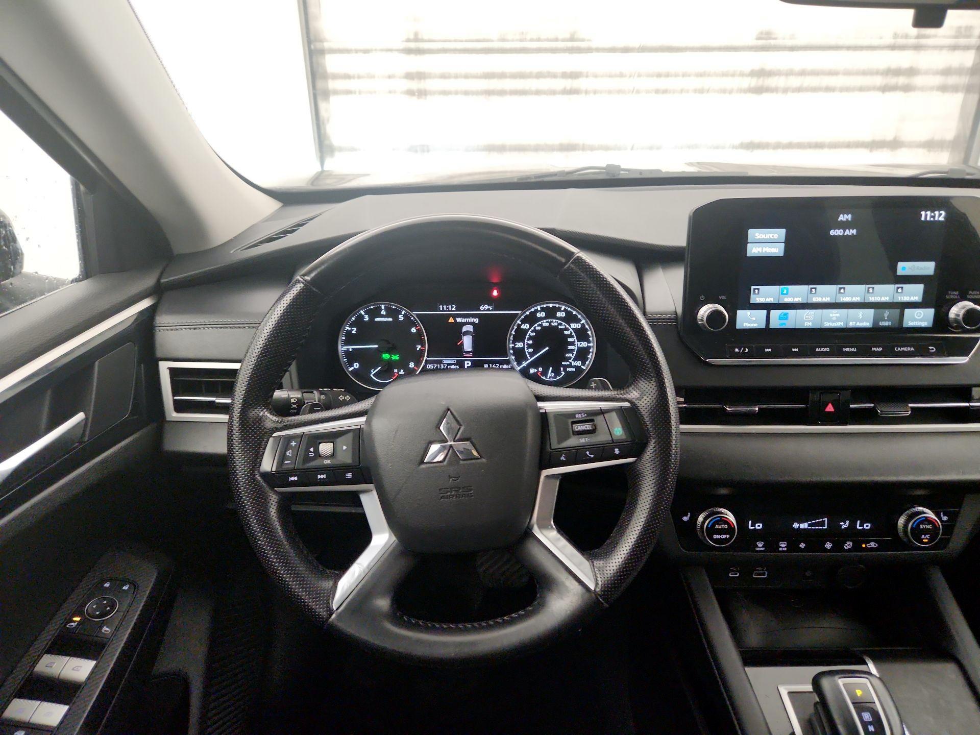 Thumbnail: 2022 Mitsubishi Outlander - 10