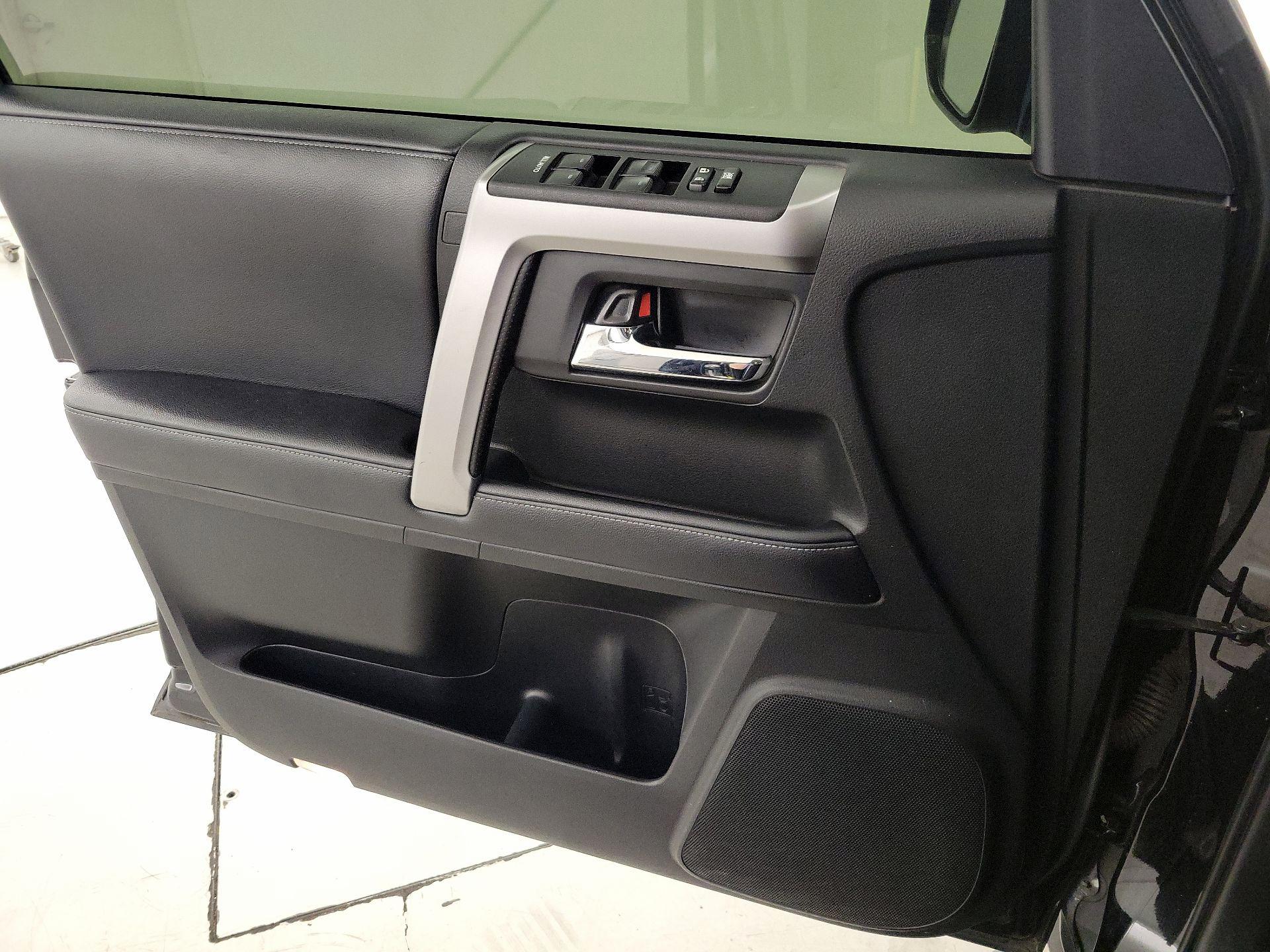 Thumbnail: 2019 Toyota 4Runner - 12