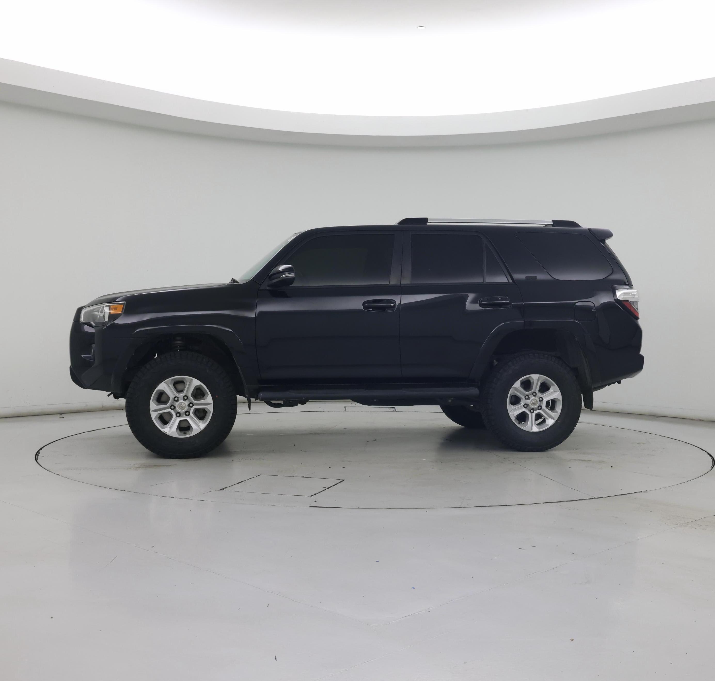 Thumbnail: 2019 Toyota 4Runner - 3