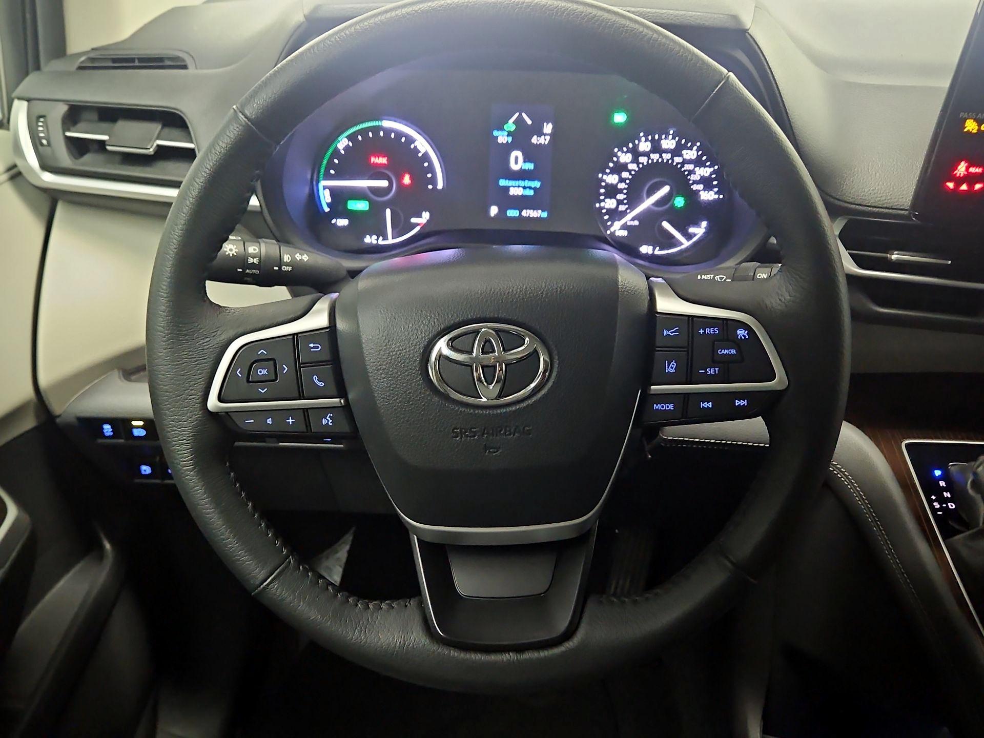 Thumbnail: 2024 Toyota Sienna - 10