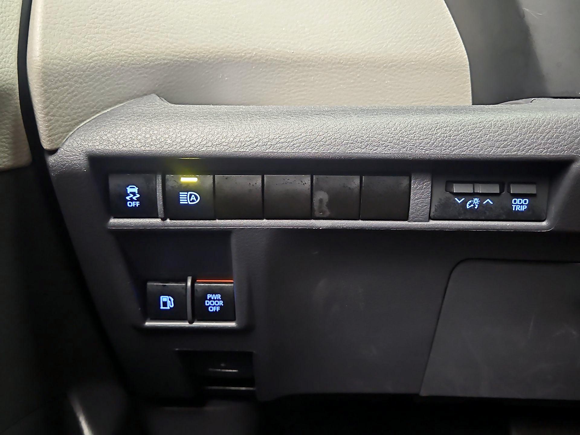 Thumbnail: 2024 Toyota Sienna - 13