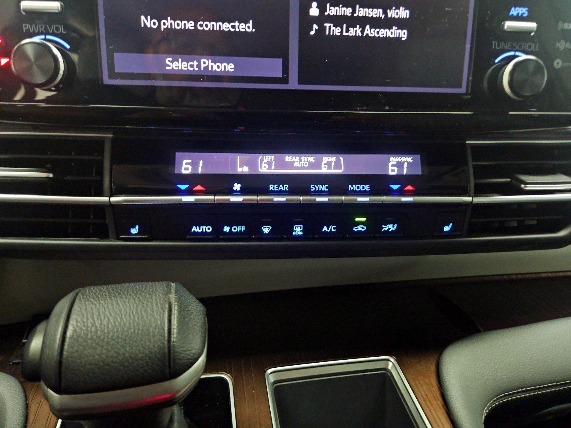 Thumbnail: 2024 Toyota Sienna - 16