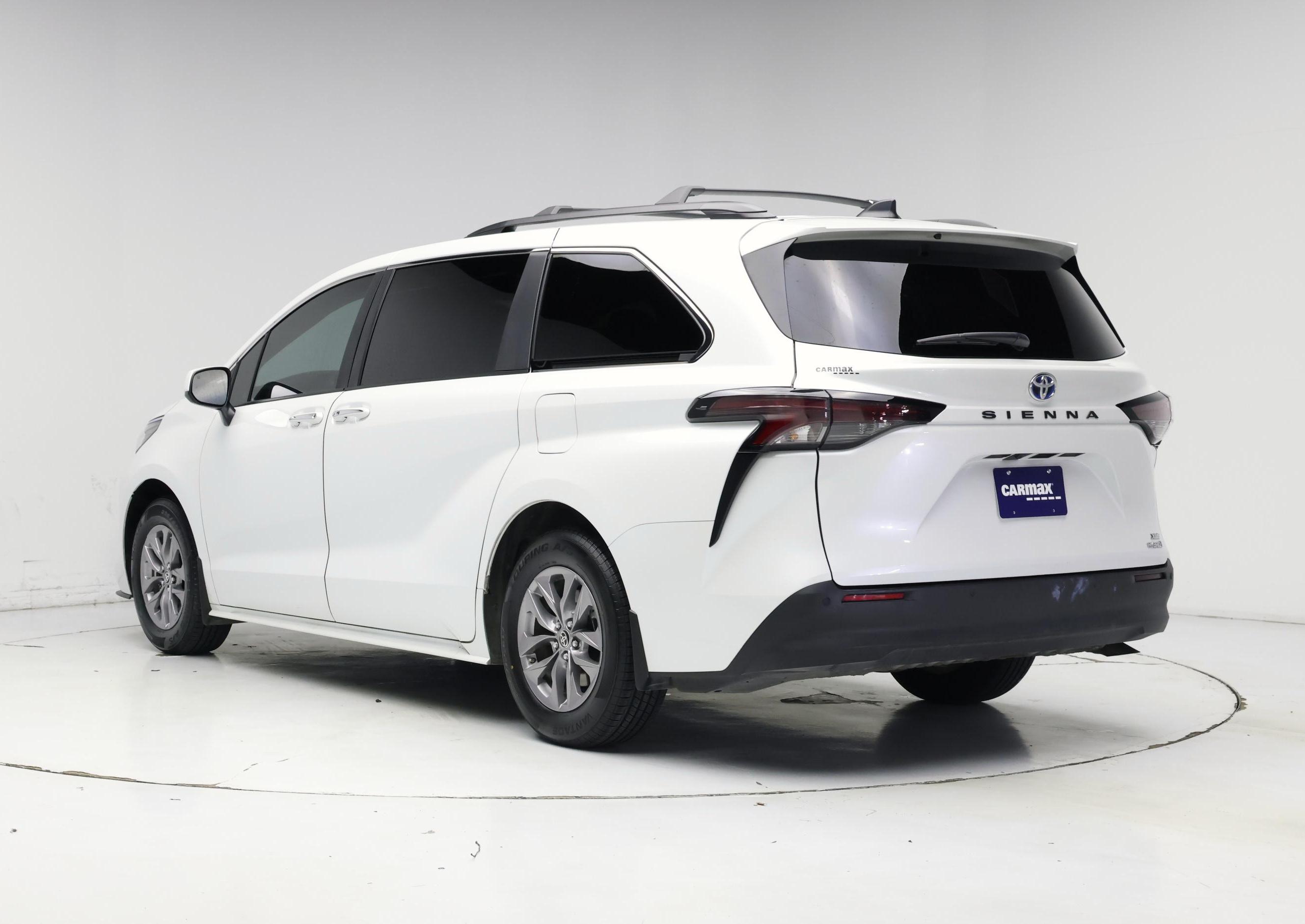 Thumbnail: 2024 Toyota Sienna - 2