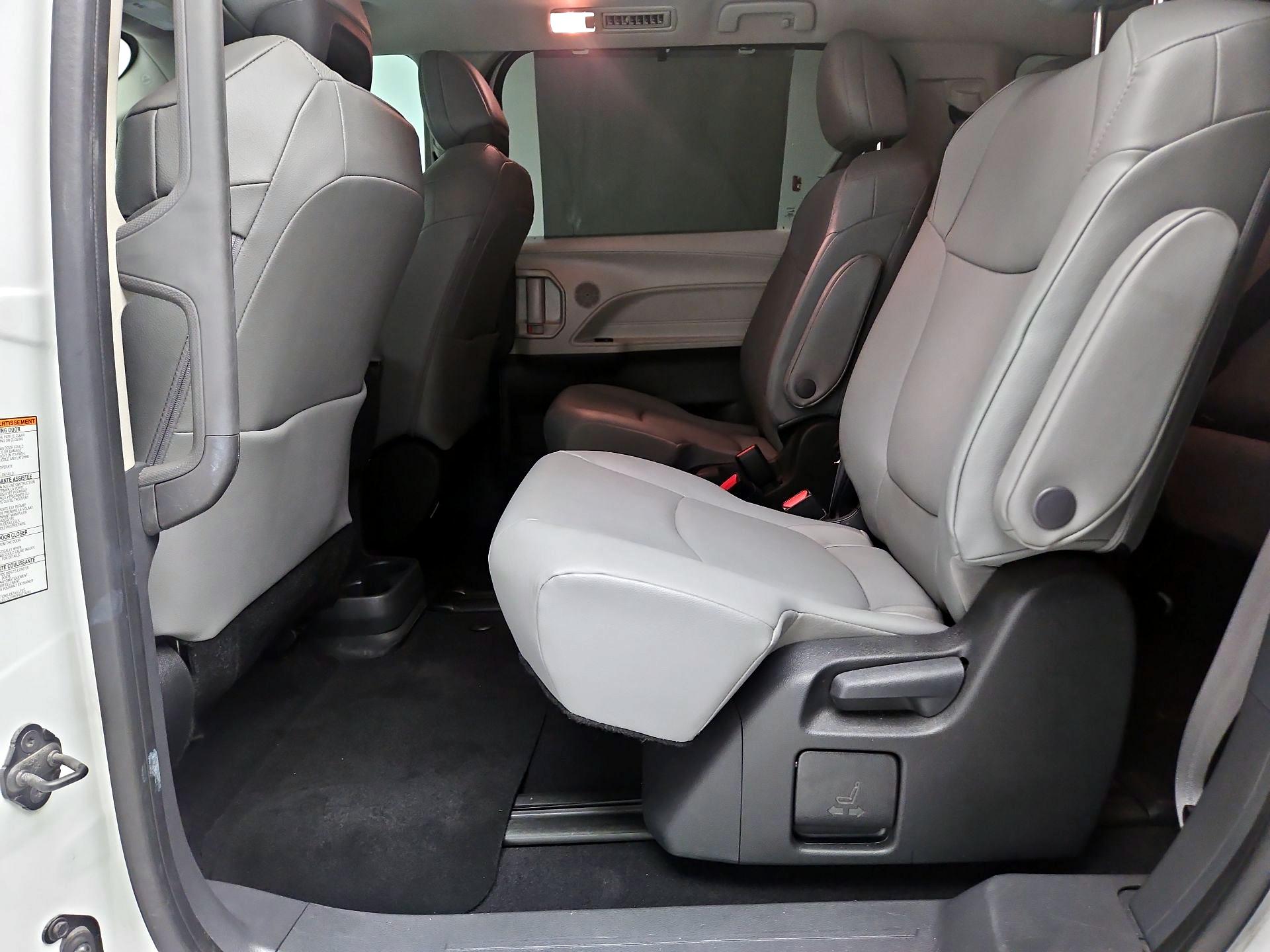 Thumbnail: 2024 Toyota Sienna - 20