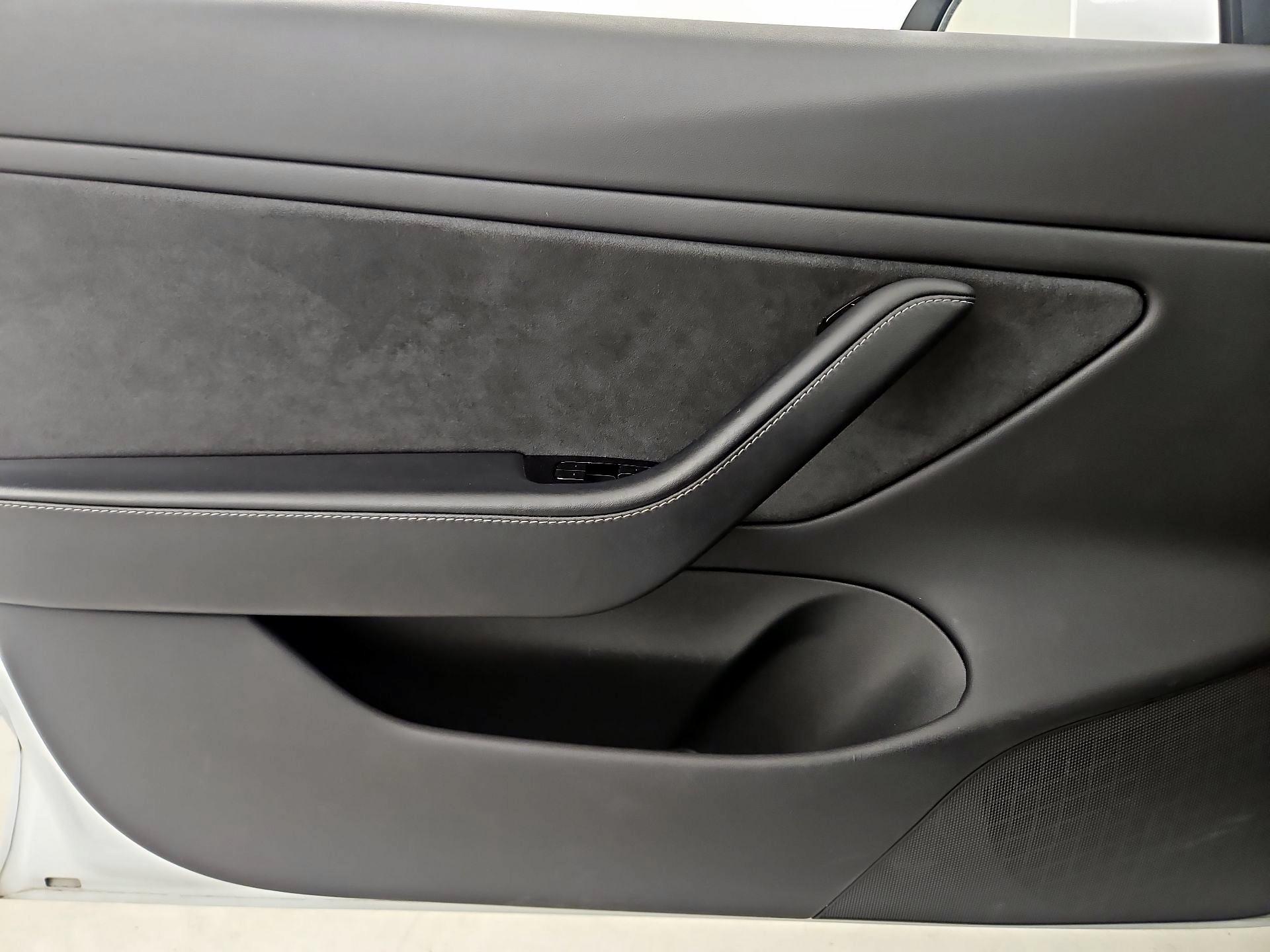 Thumbnail: 2019 Tesla Model 3 - 12