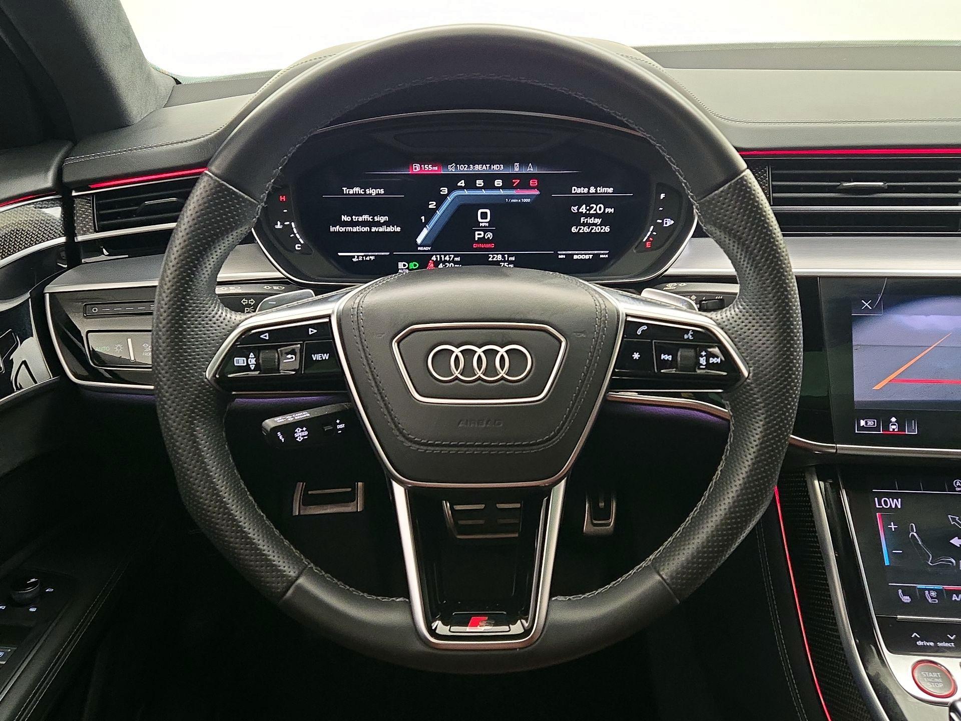 Thumbnail: 2022 Audi S8 - 10