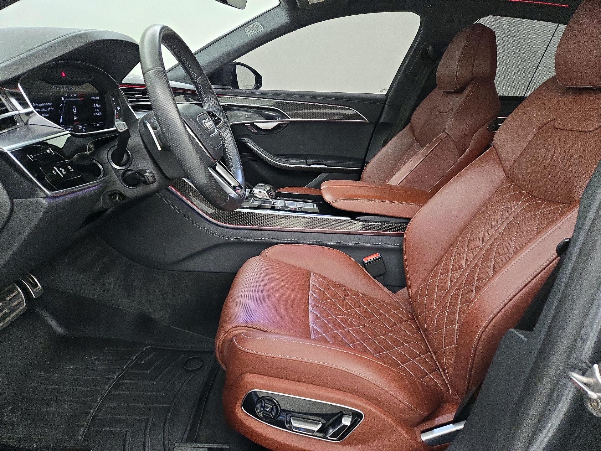 Thumbnail: 2022 Audi S8 - 11