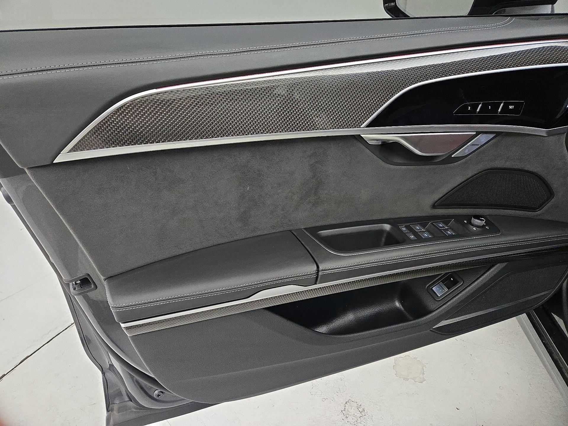 Thumbnail: 2022 Audi S8 - 12