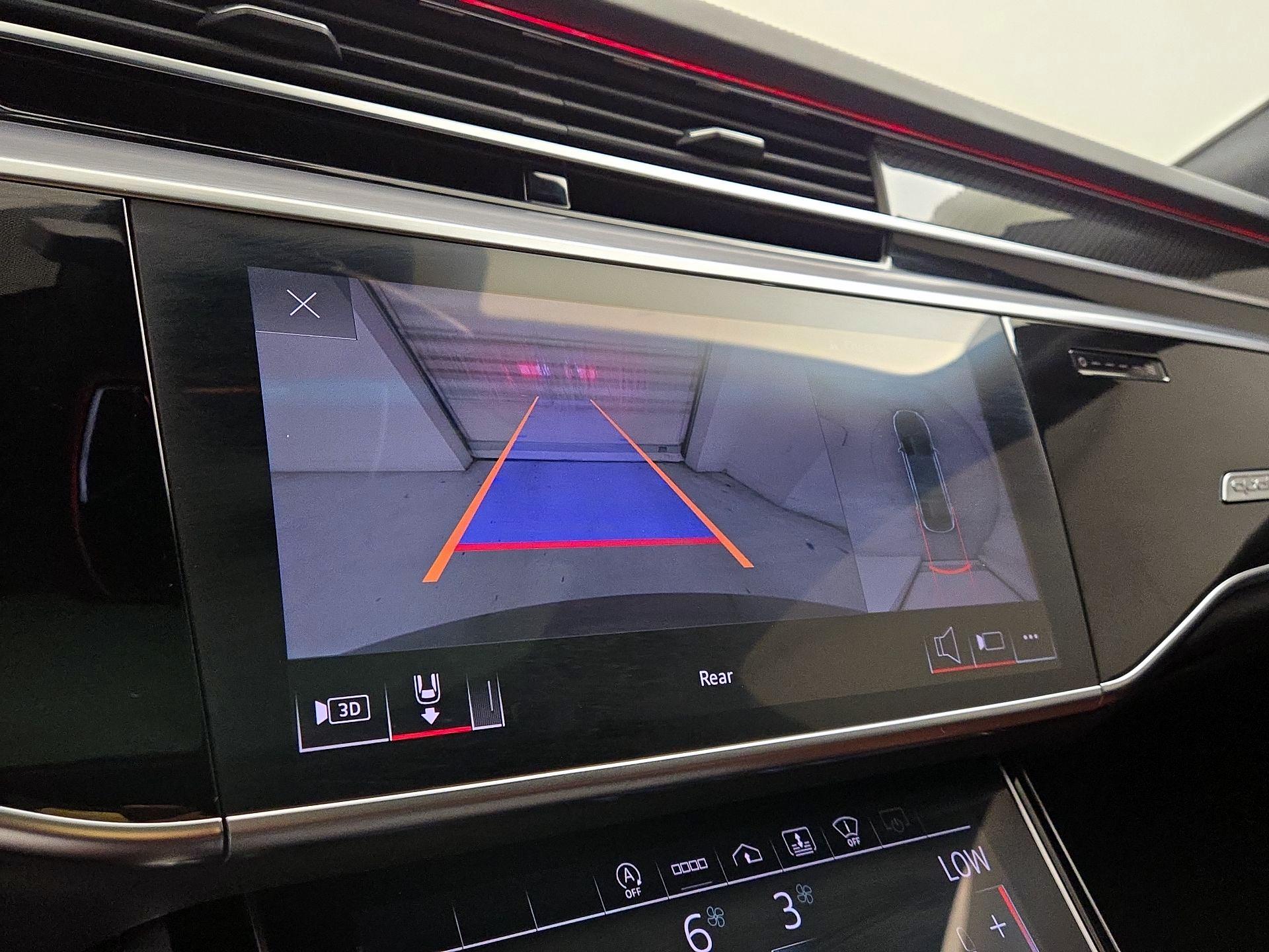 Thumbnail: 2022 Audi S8 - 15