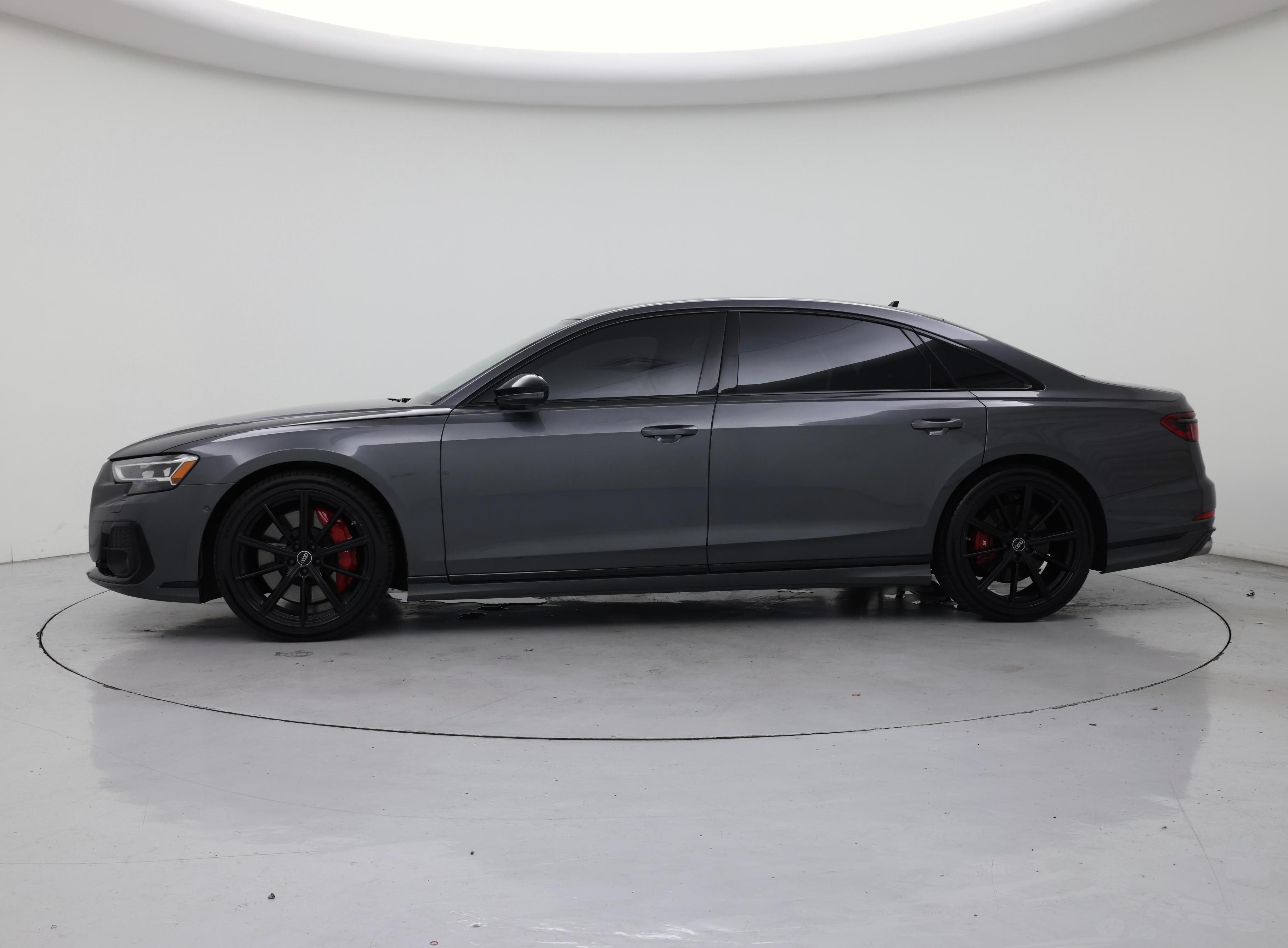 Thumbnail: 2022 Audi S8 - 3
