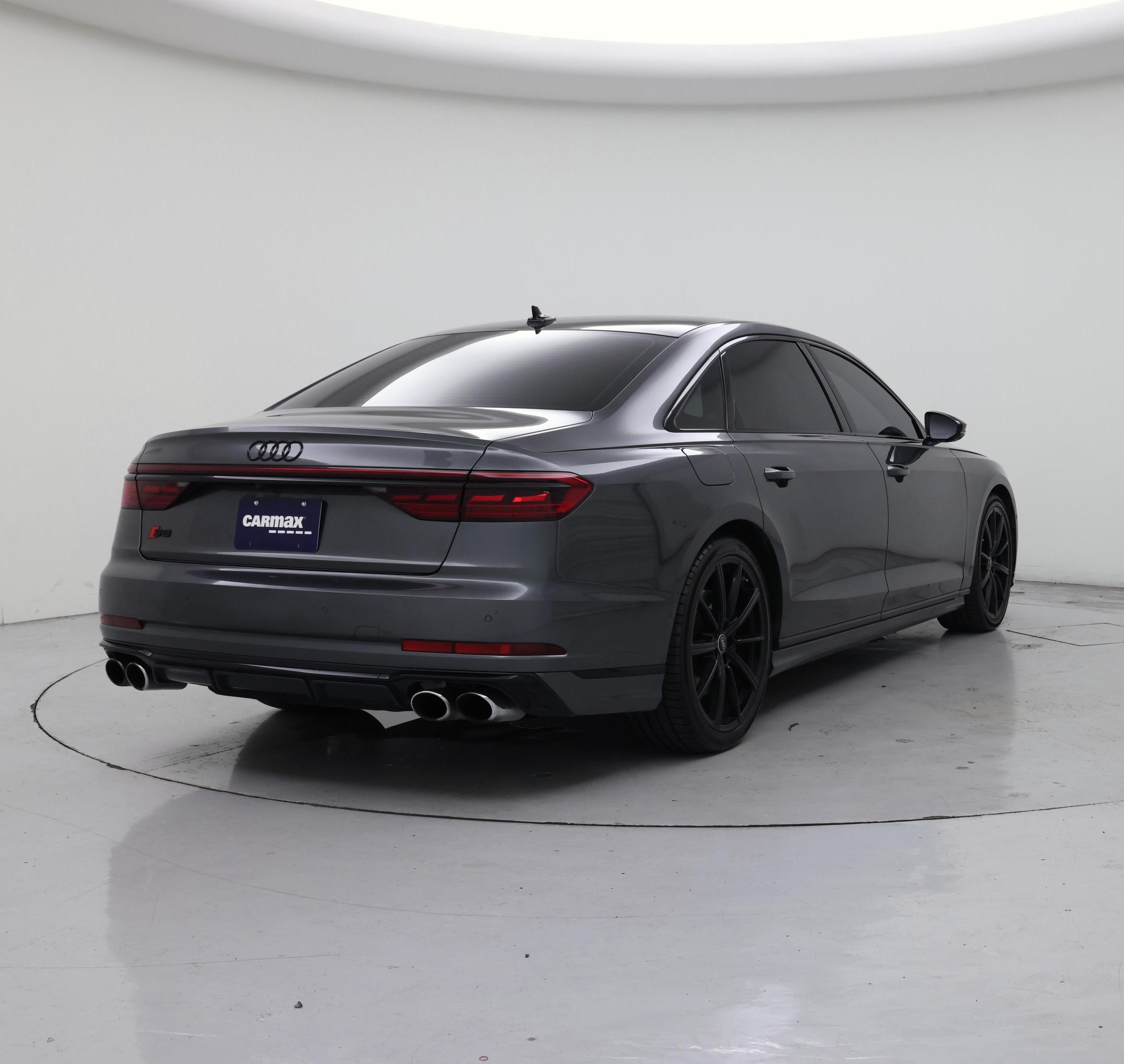 Thumbnail: 2022 Audi S8 - 8