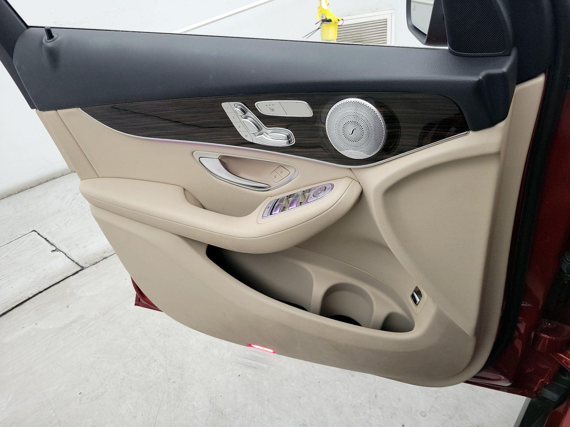 Thumbnail: 2020 Mercedes-Benz GLC - 12