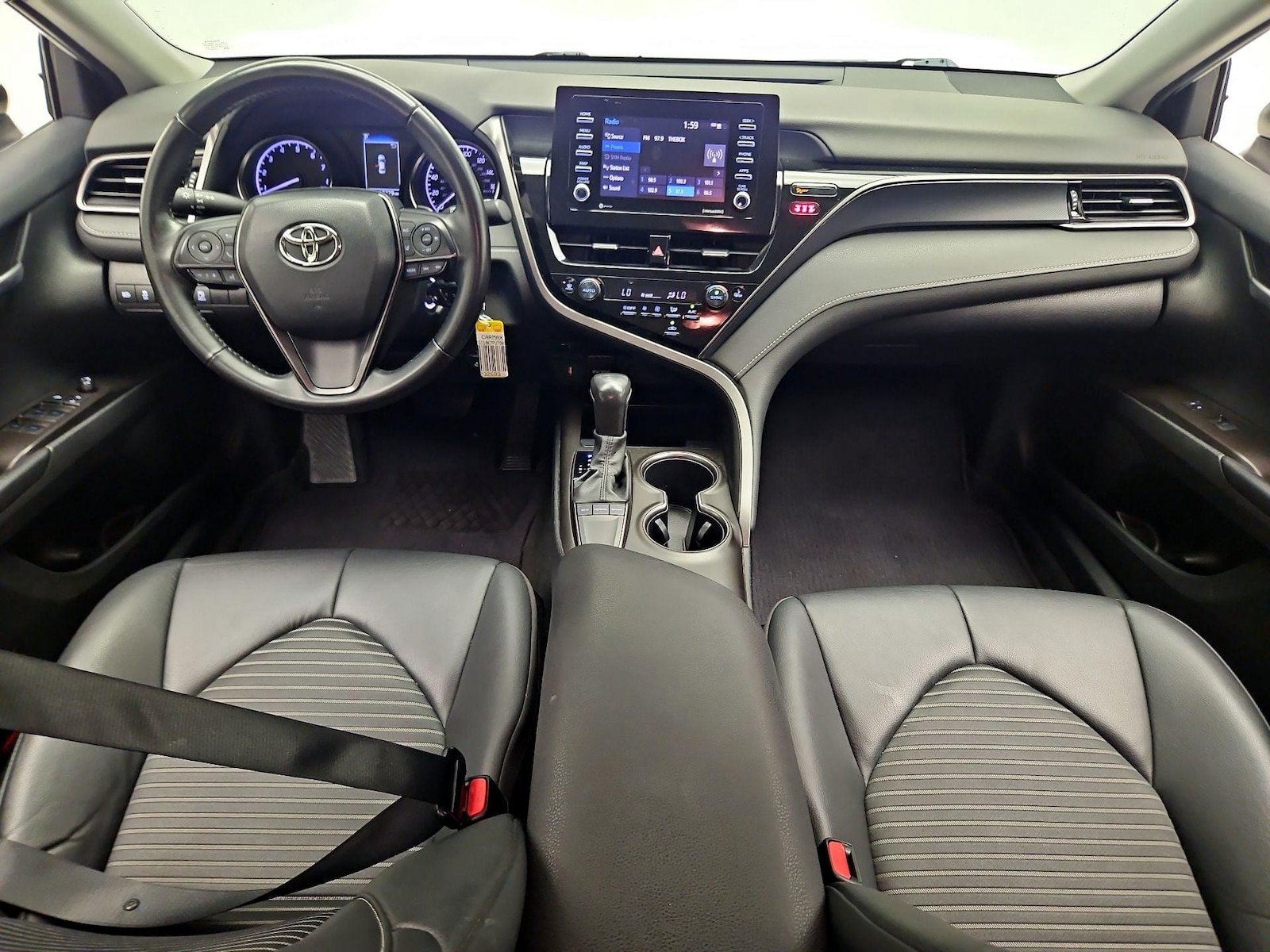 2023 Toyota Camry SE - Photo 10