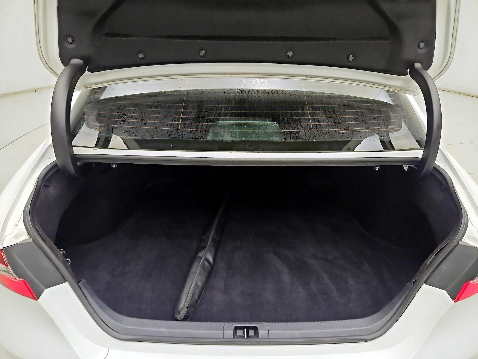 2023 Toyota Camry SE - Photo 19