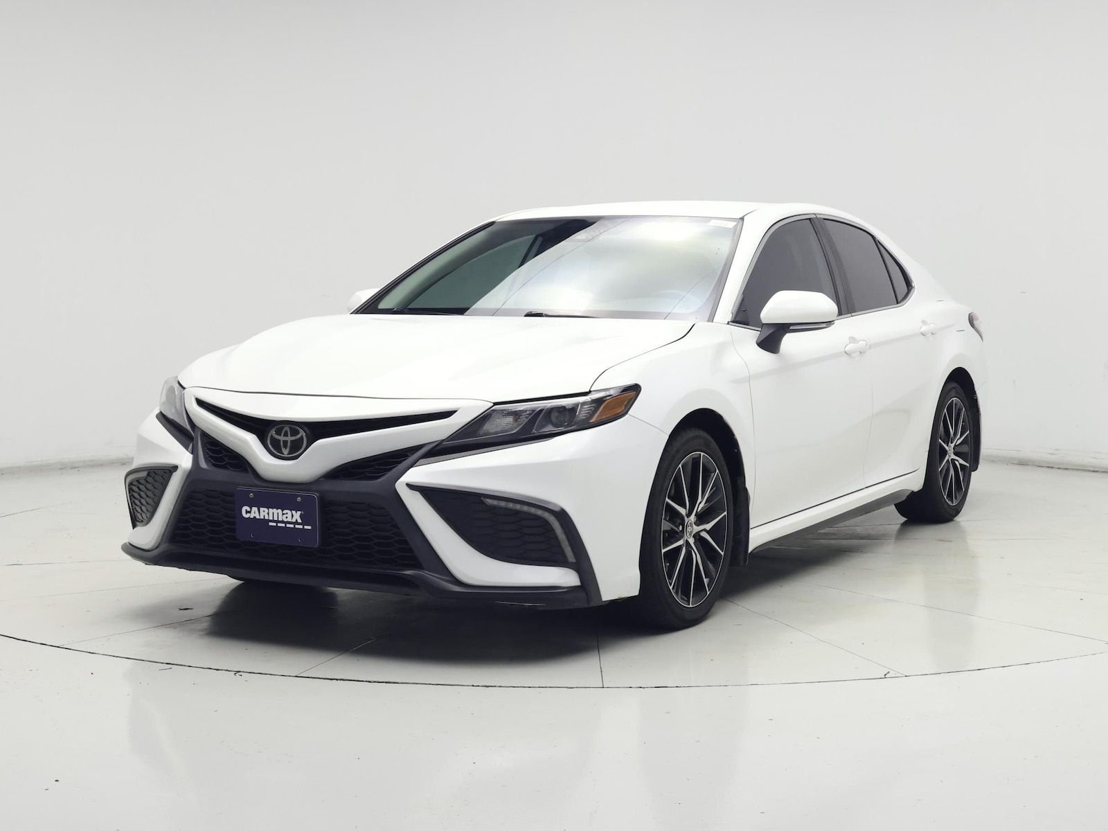 2023 Toyota Camry SE - Photo 5