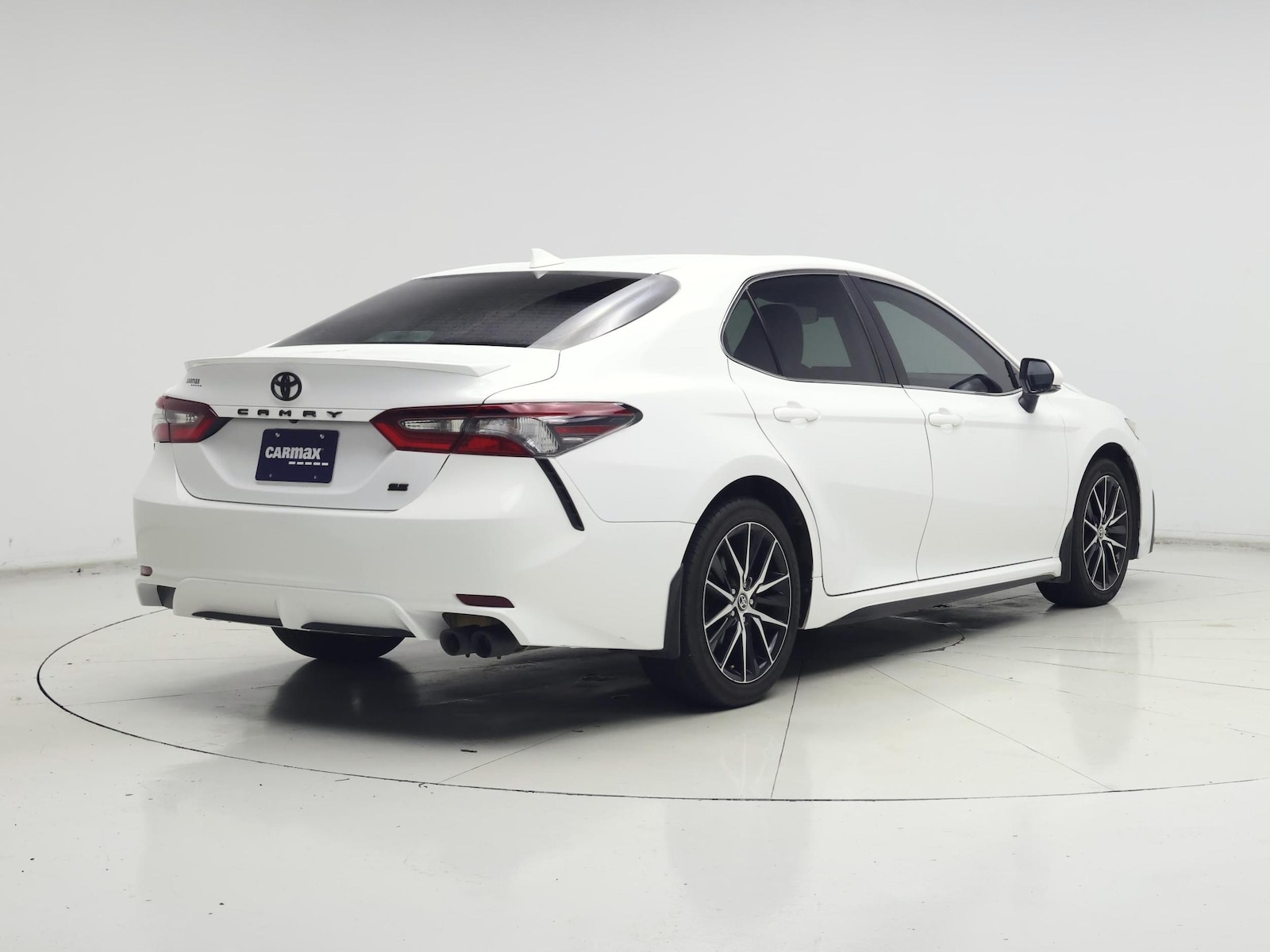 2023 Toyota Camry SE - Photo 9