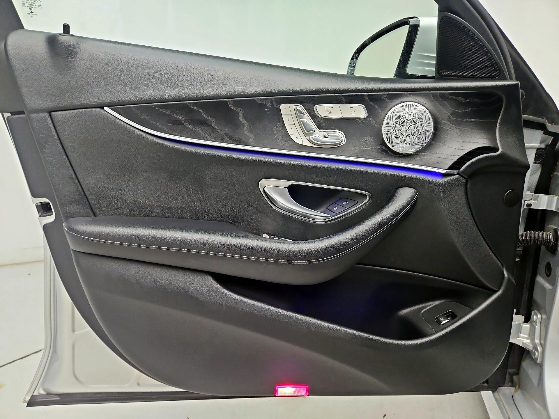 Thumbnail: 2017 Mercedes-Benz E-Class - 12