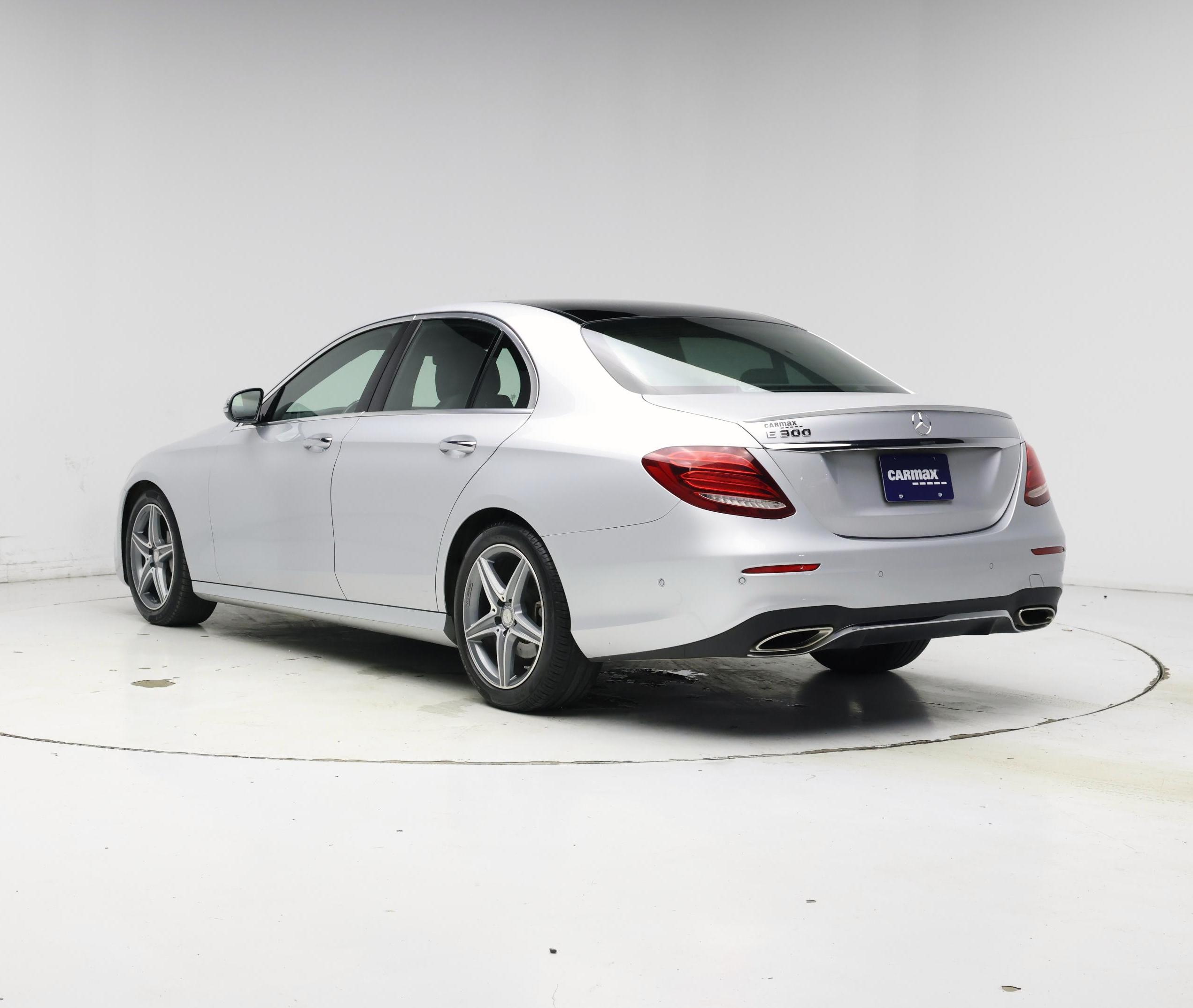 Thumbnail: 2017 Mercedes-Benz E-Class - 2