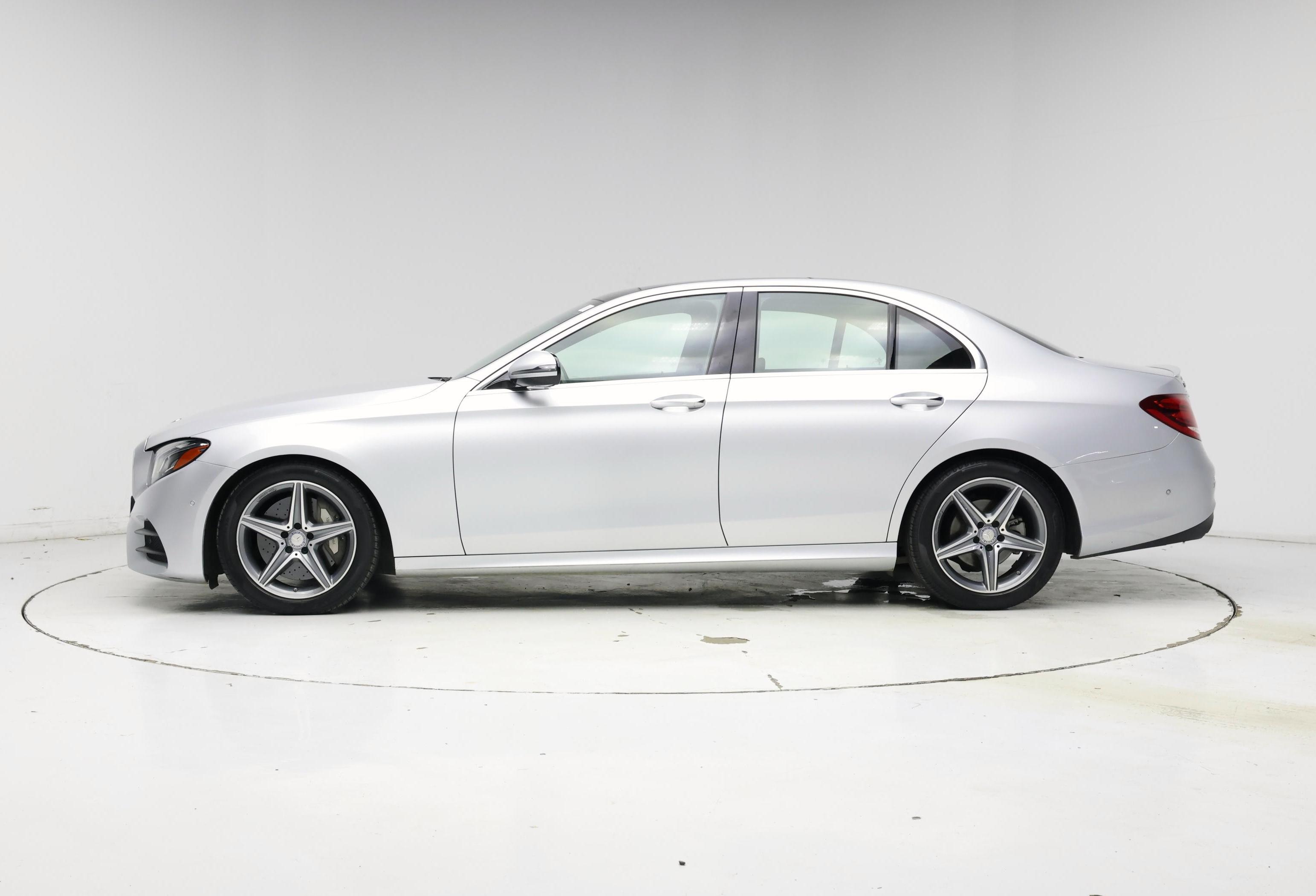 Thumbnail: 2017 Mercedes-Benz E-Class - 3