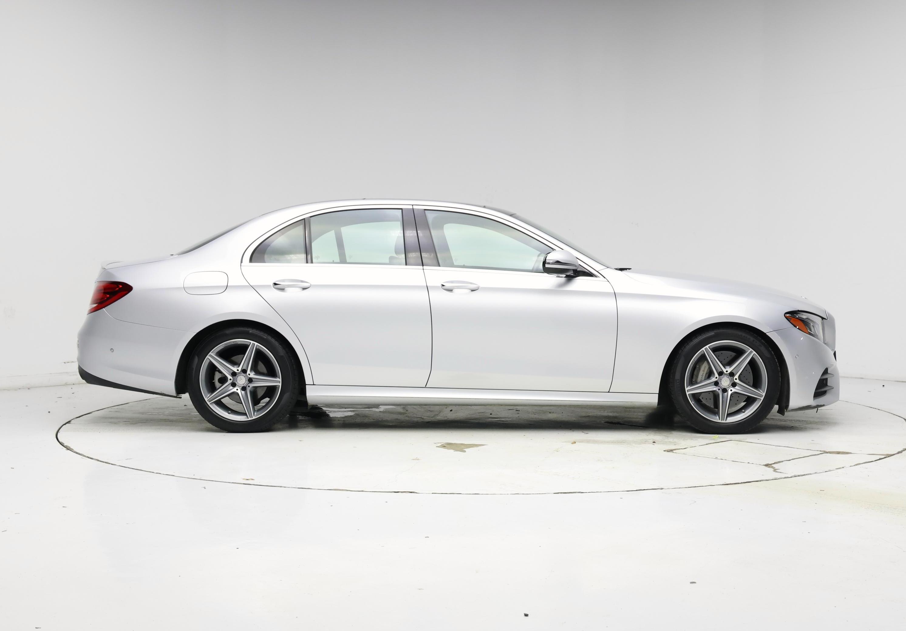 Thumbnail: 2017 Mercedes-Benz E-Class - 7