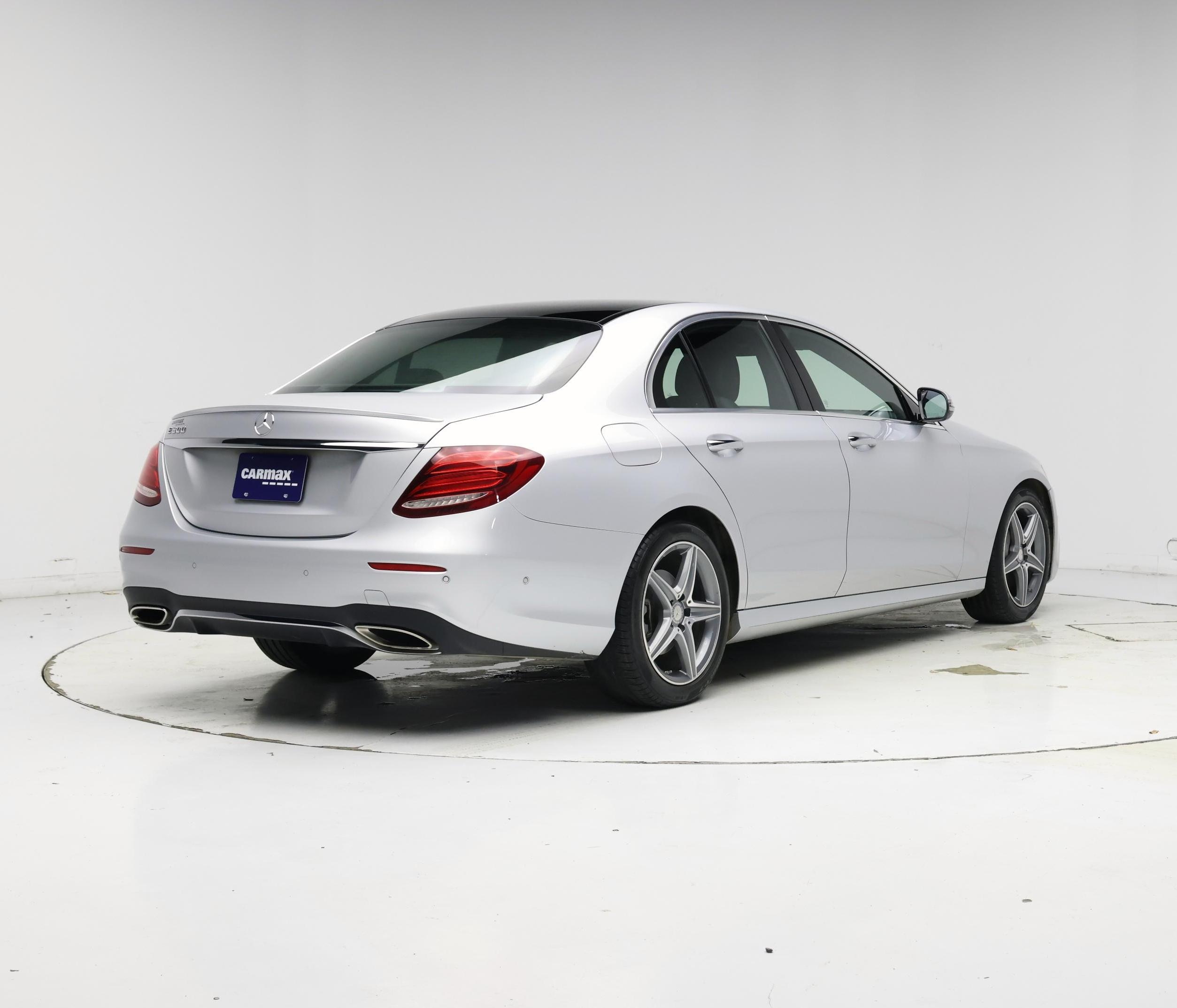 Thumbnail: 2017 Mercedes-Benz E-Class - 8