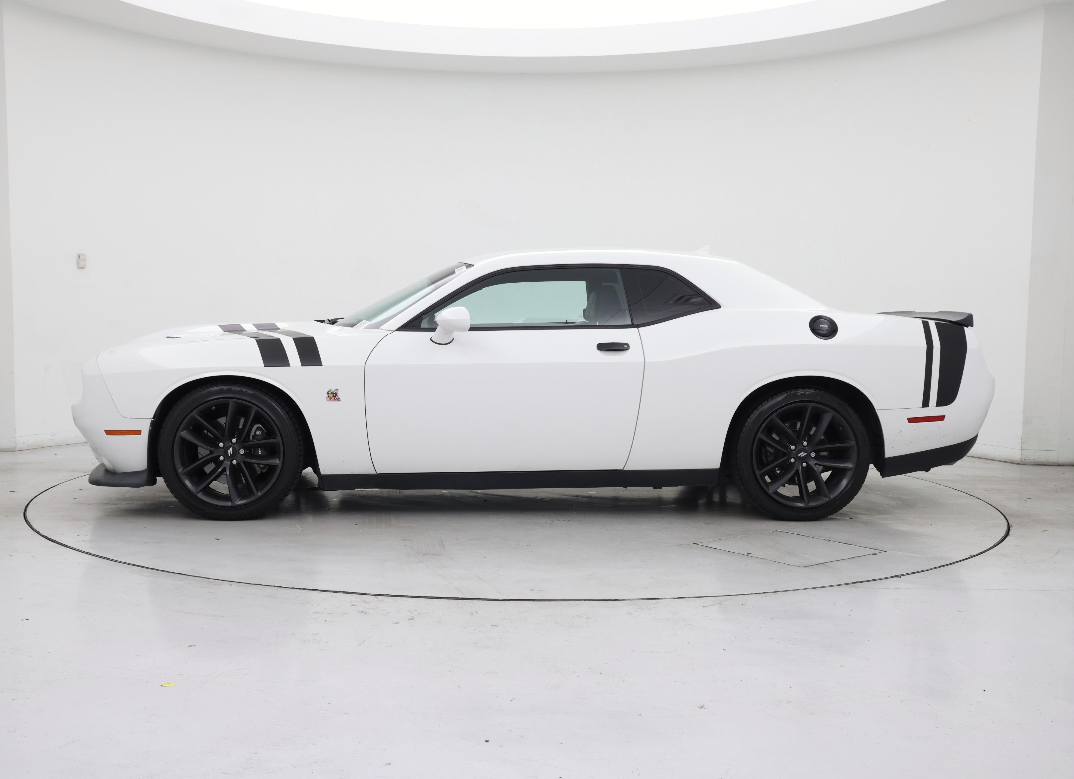 Thumbnail: 2019 Dodge Challenger - 3