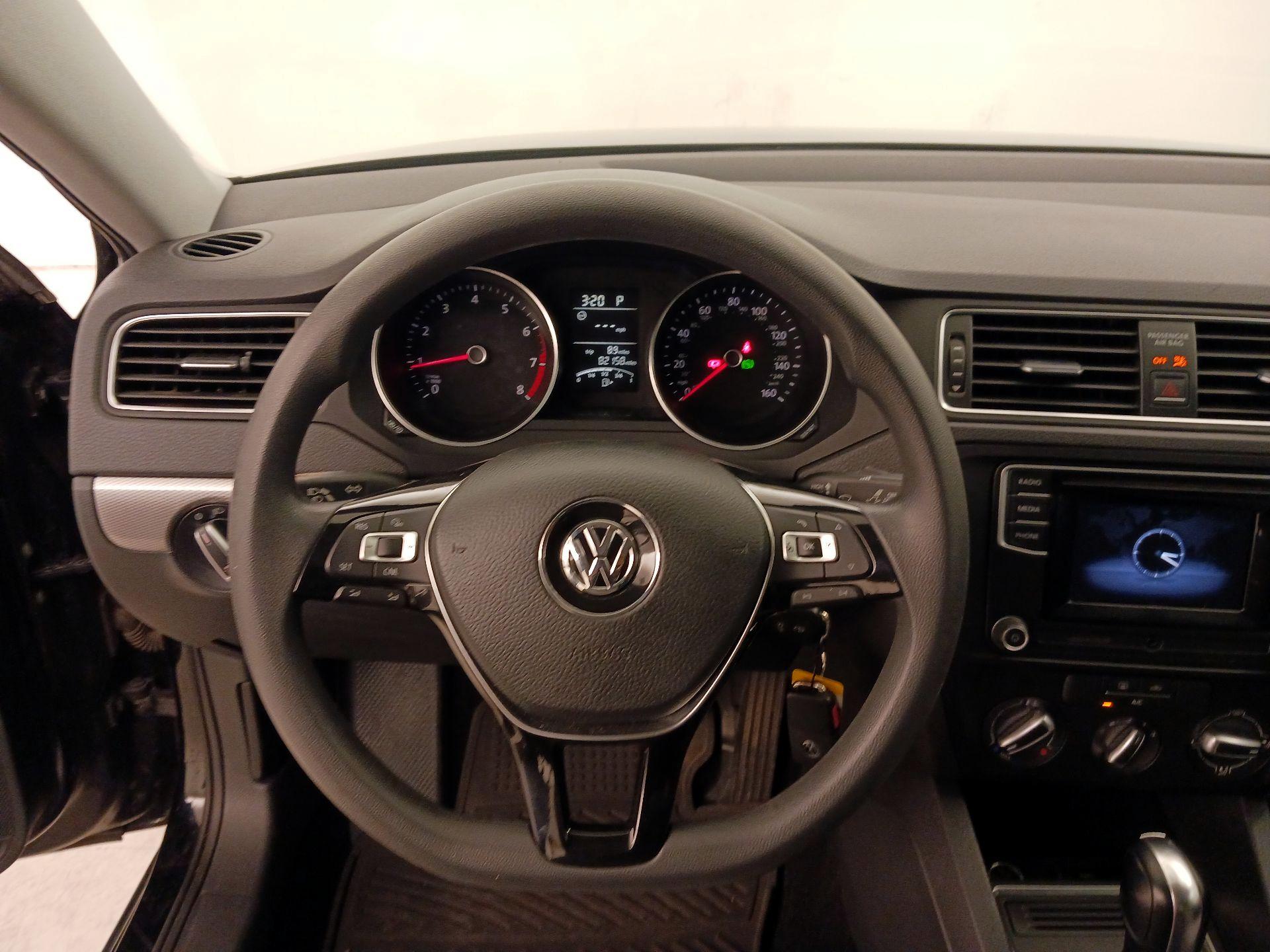 Thumbnail: 2017 Volkswagen Jetta - 10
