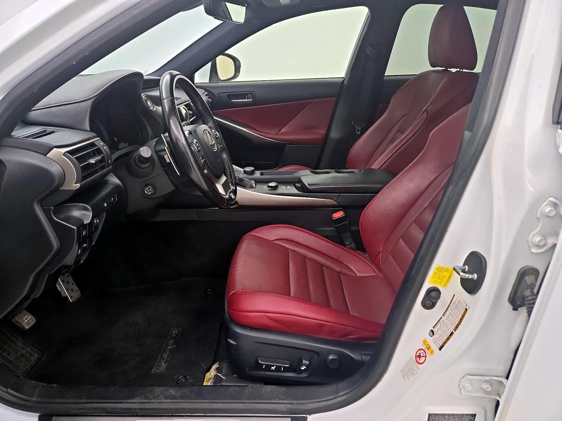 Thumbnail: 2018 Lexus IS - 11