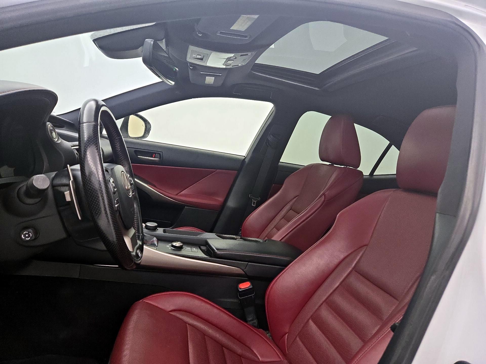 Thumbnail: 2018 Lexus IS - 19