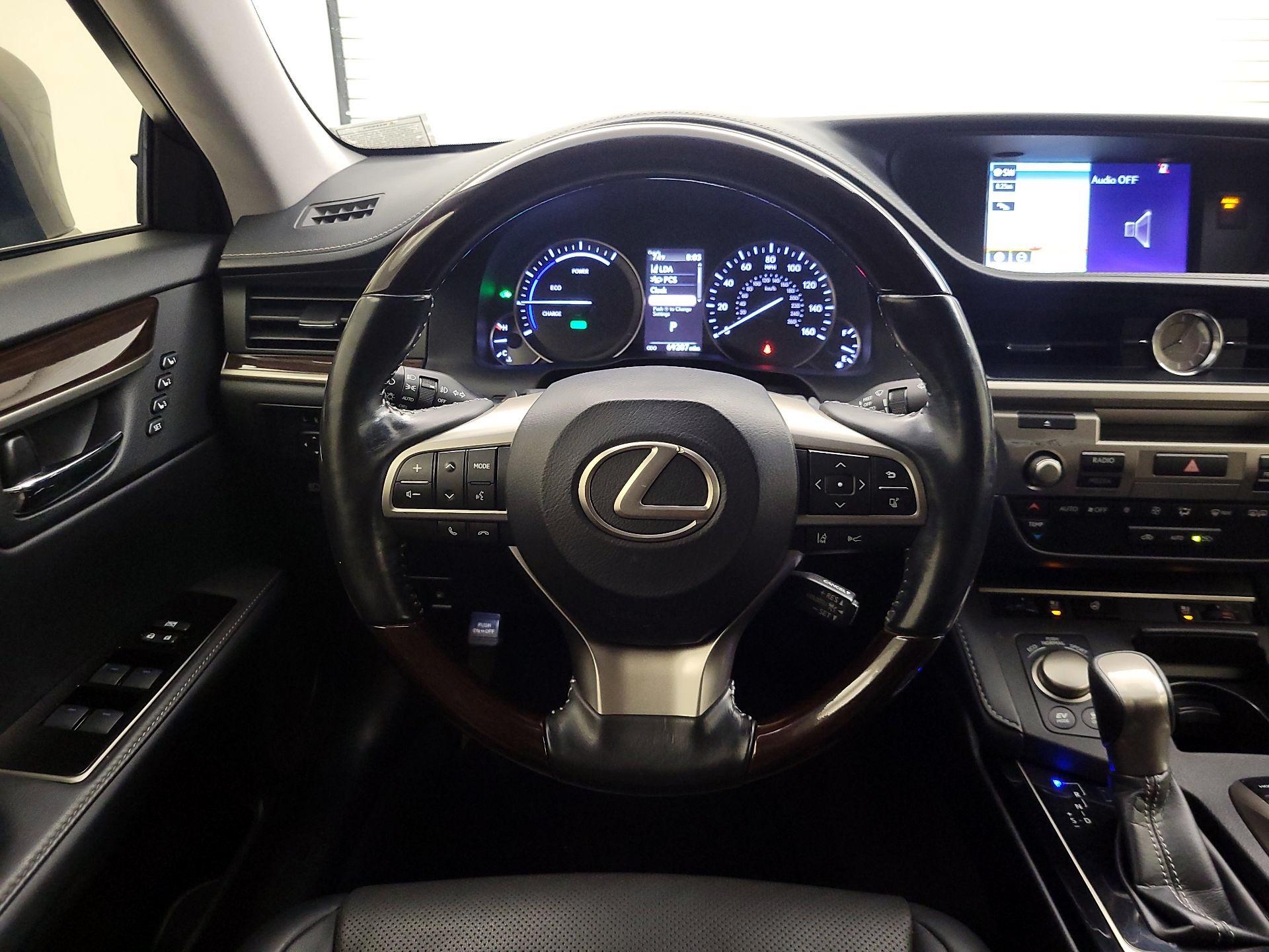 Thumbnail: 2018 Lexus ES - 10