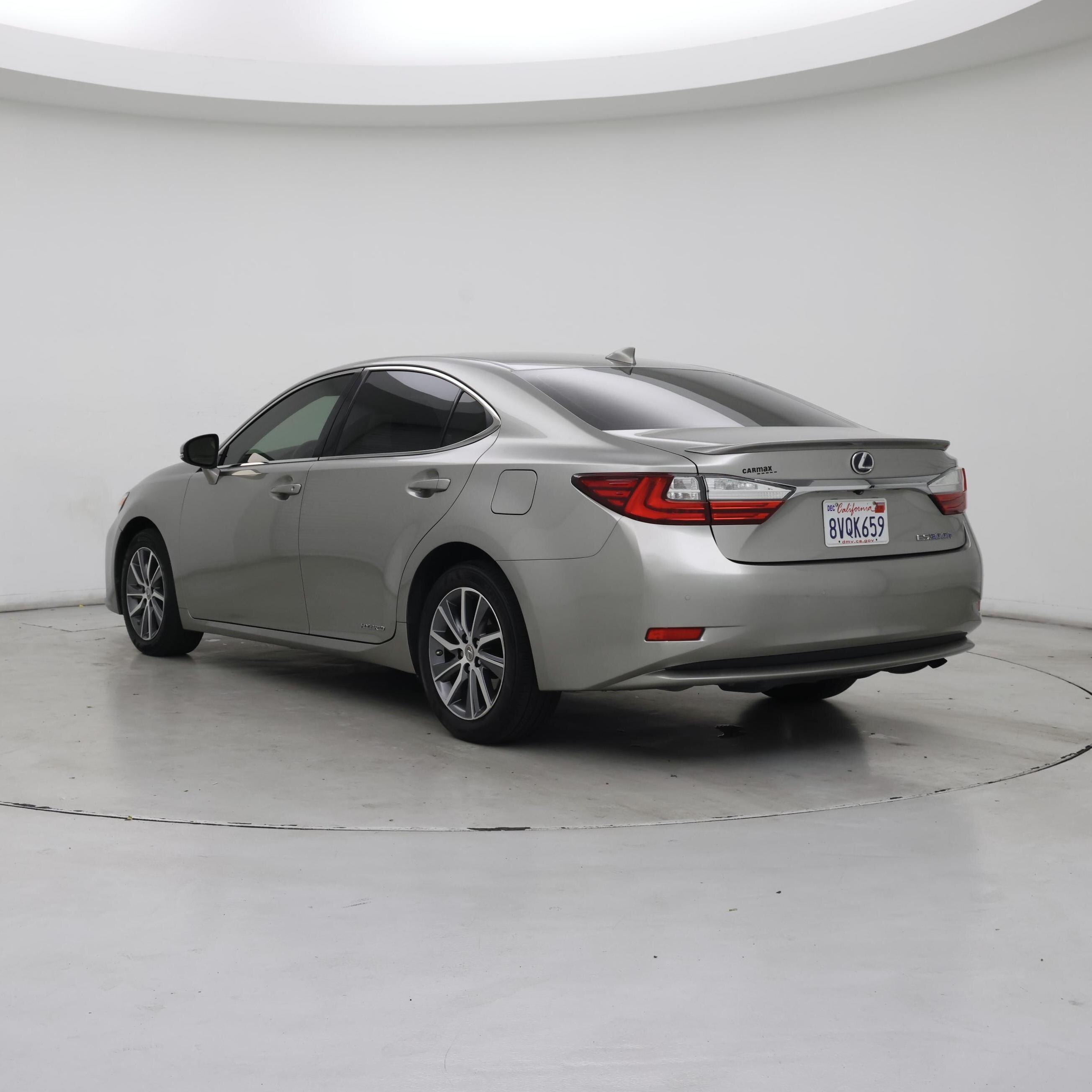 Thumbnail: 2018 Lexus ES - 2