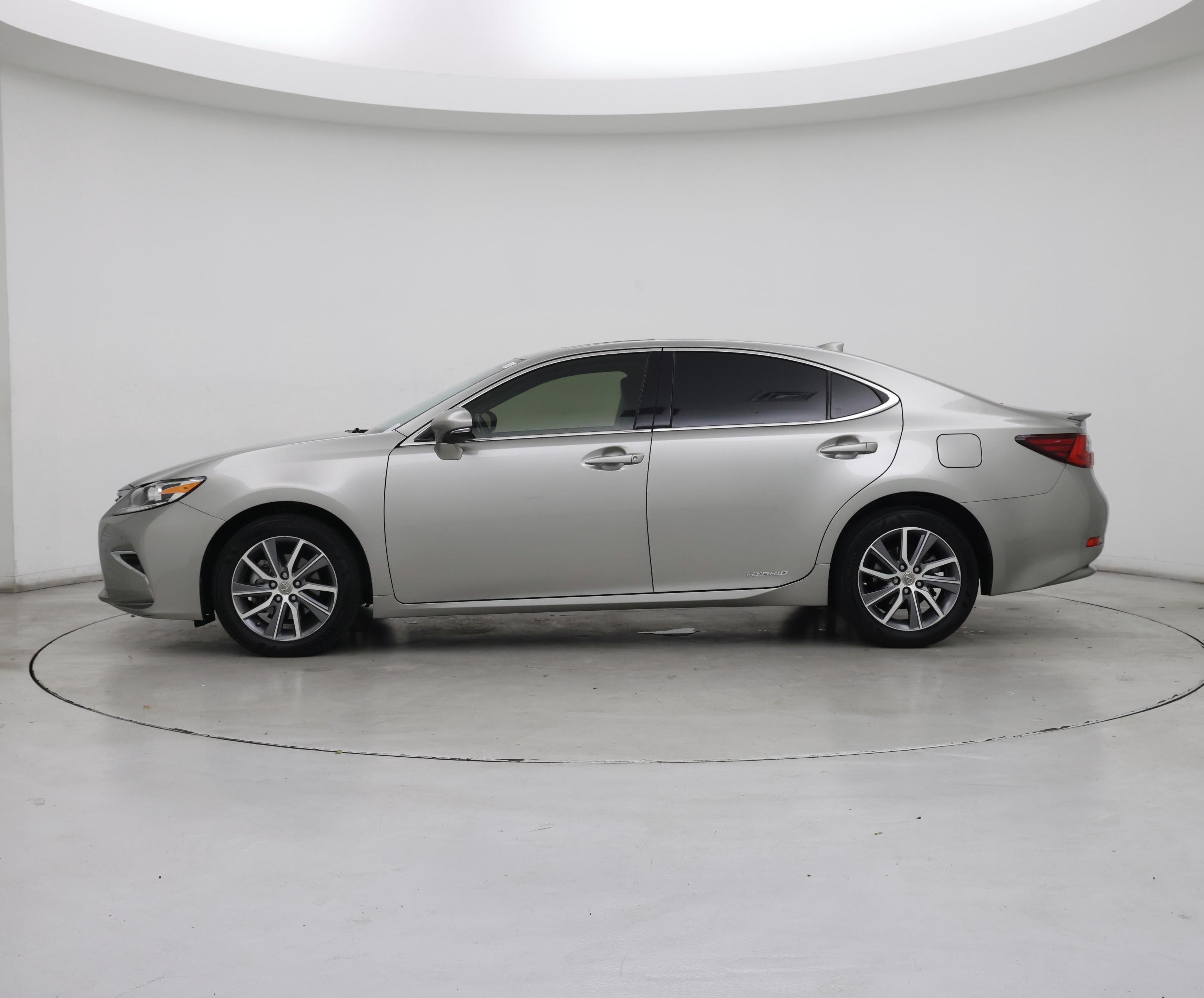 Thumbnail: 2018 Lexus ES - 3
