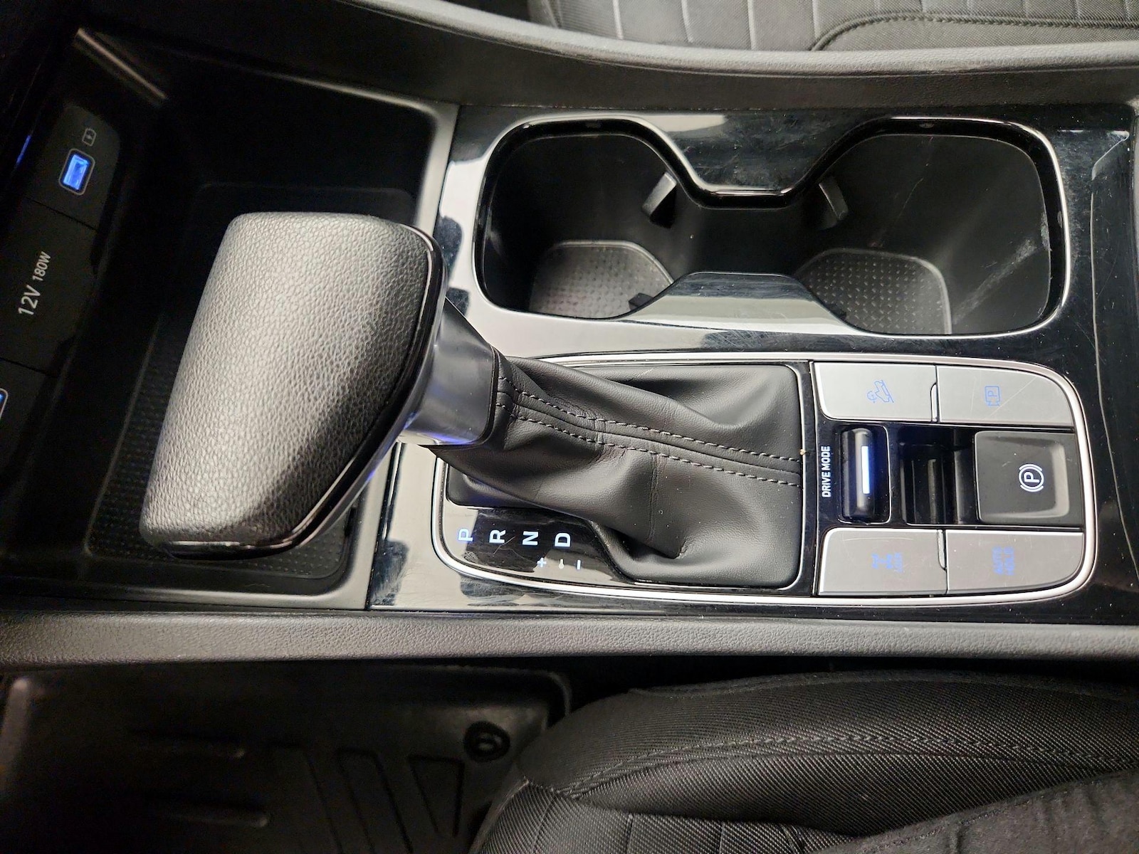 2022 Hyundai Santa Cruz SE - Photo 18
