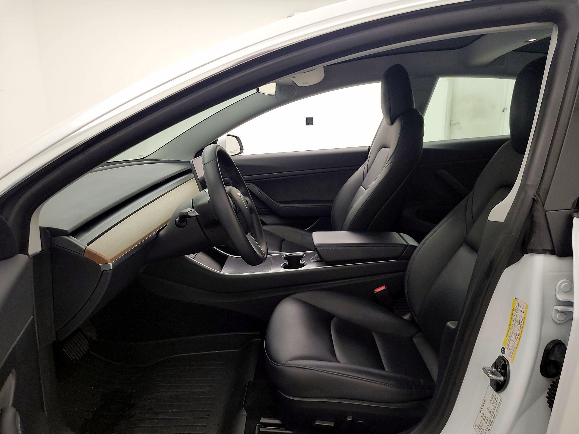 Thumbnail: 2020 Tesla Model 3 - 11
