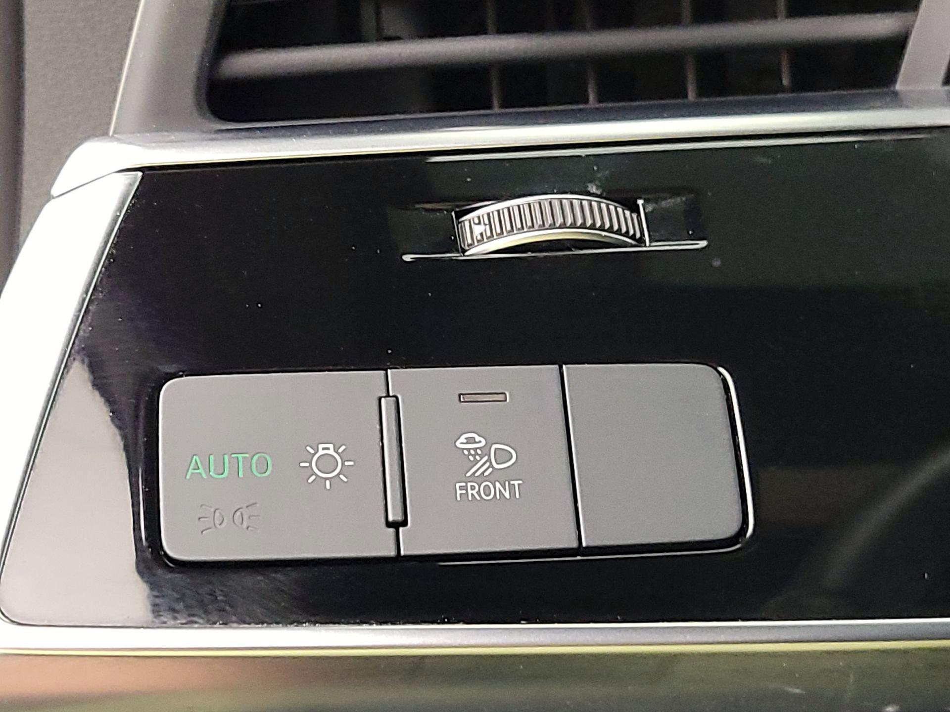 Thumbnail: 2019 Audi Q8 - 13
