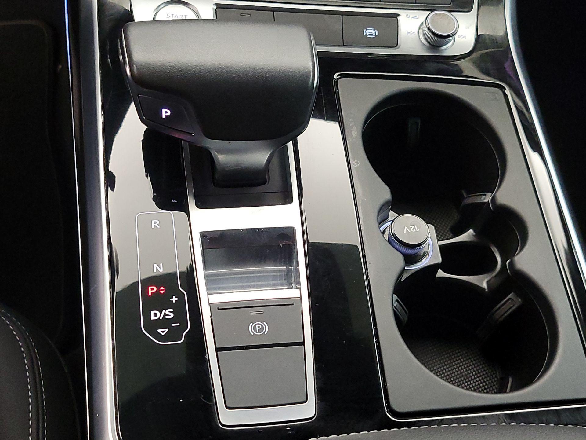Thumbnail: 2019 Audi Q8 - 18