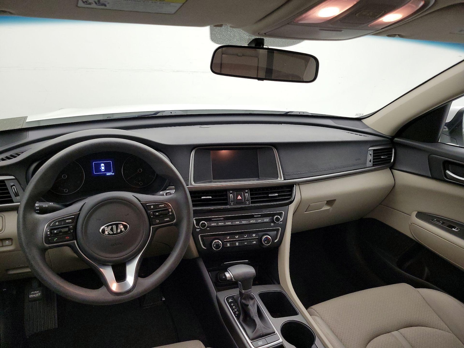 2018 Kia Optima LX - Photo 10