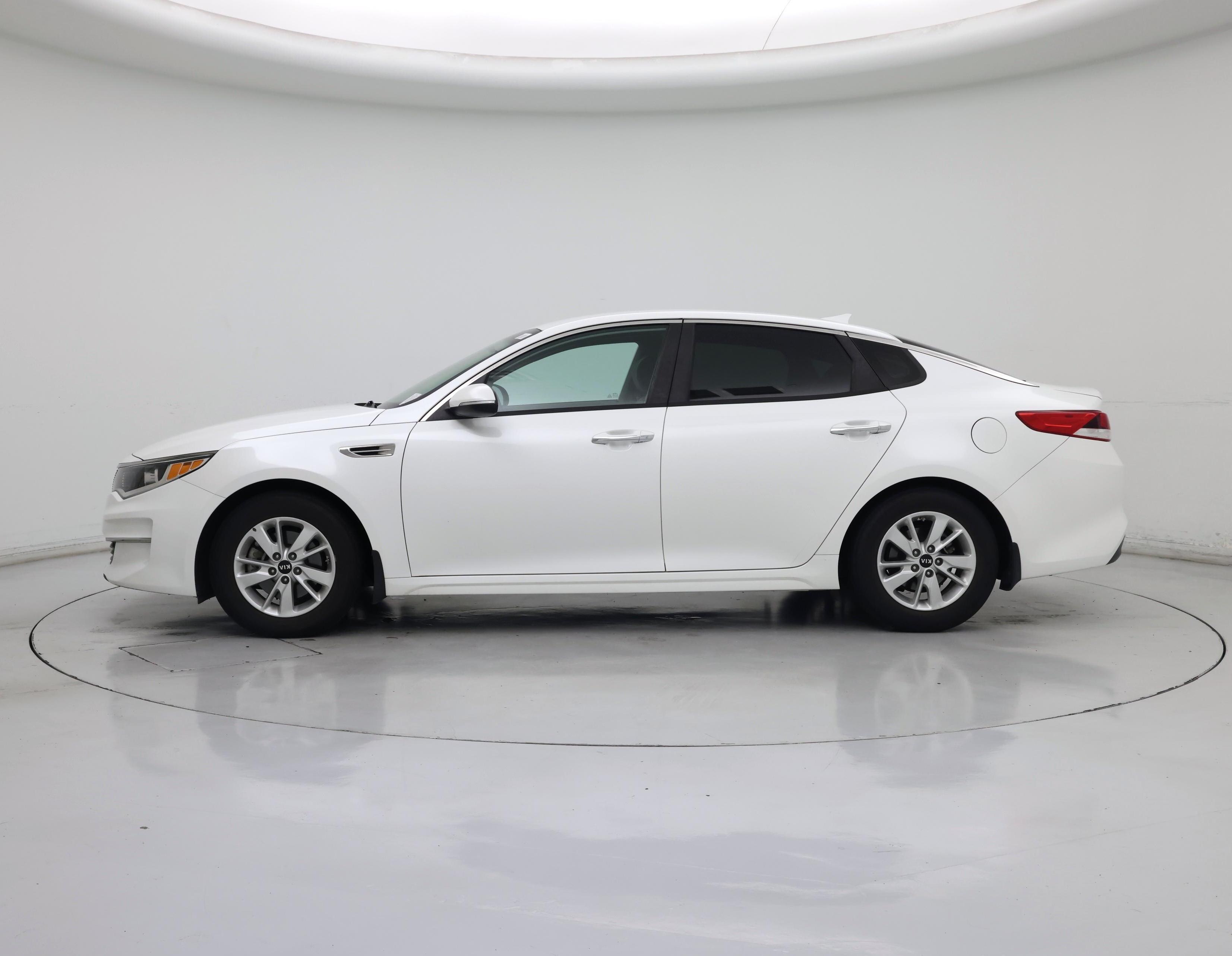 Thumbnail: 2018 Kia Optima - 3