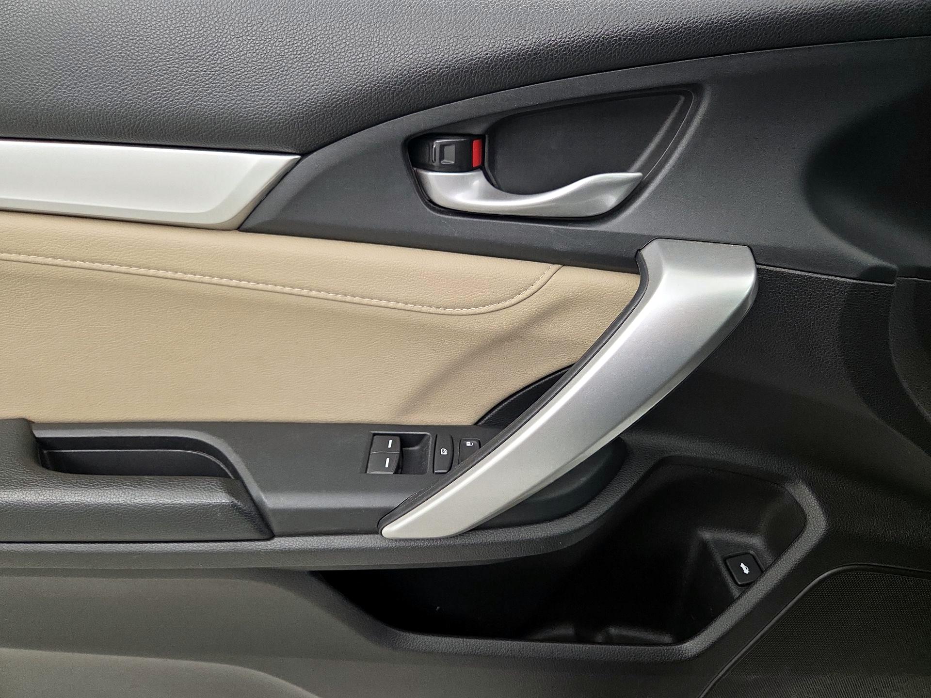 Thumbnail: 2016 Honda Civic - 12