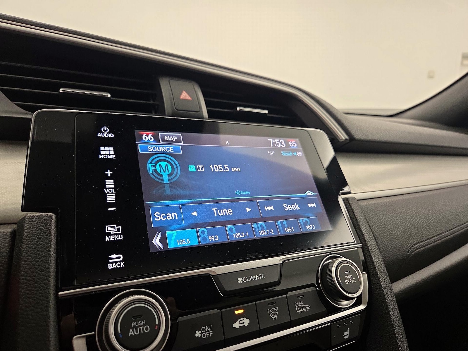 2016 Honda Civic Touring - Photo 16