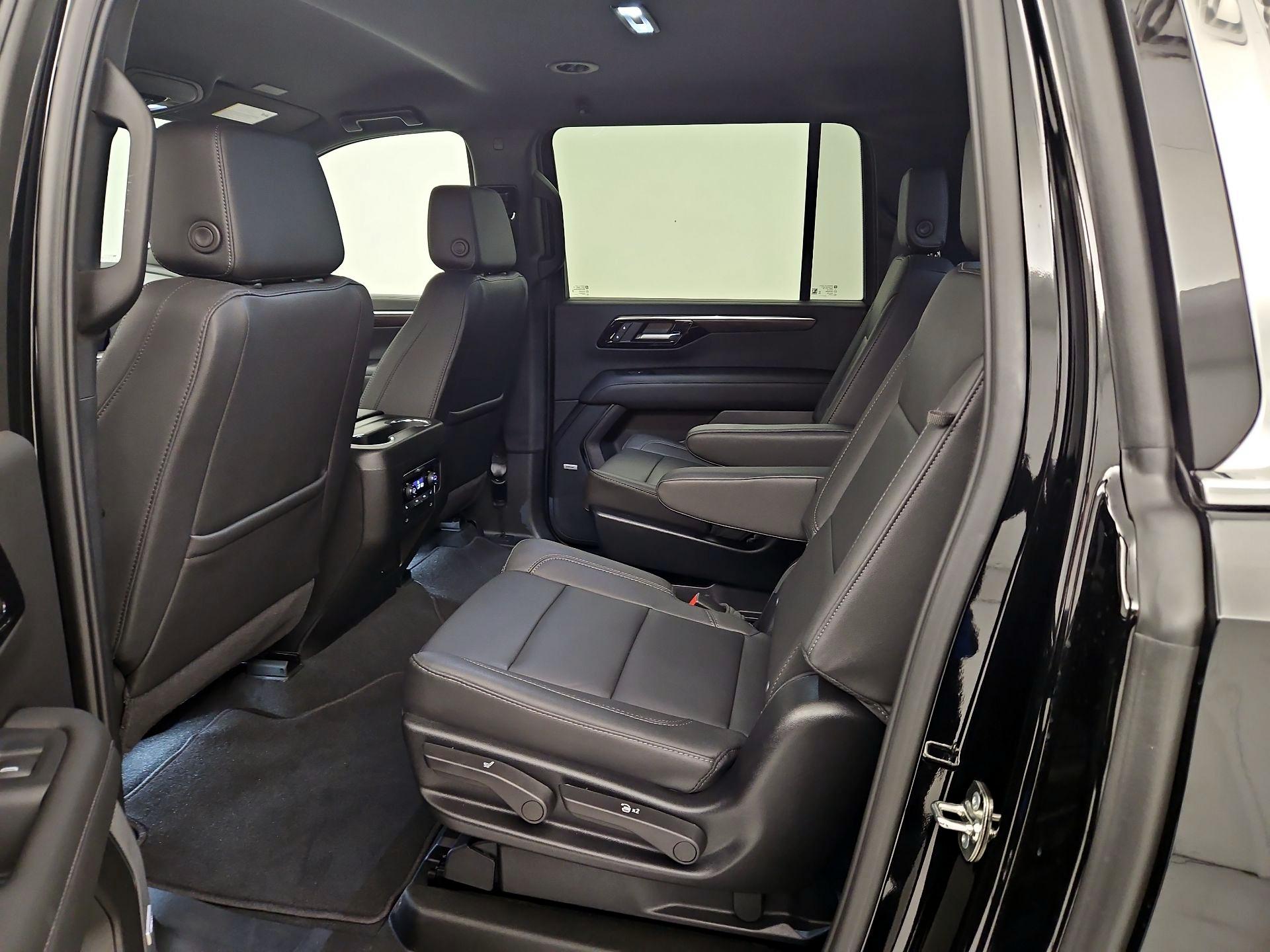 Thumbnail: 2026 Chevrolet Suburban - 19