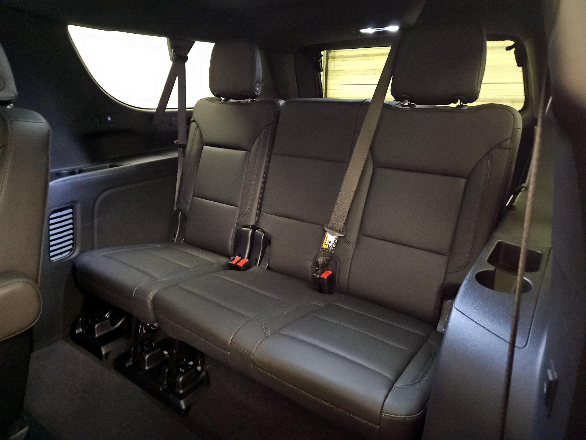 Thumbnail: 2026 Chevrolet Suburban - 20