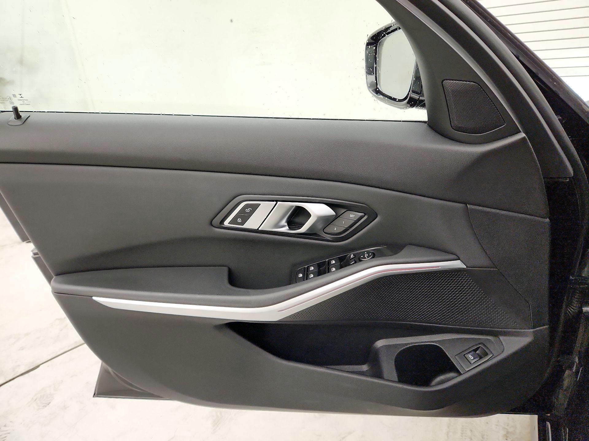 Thumbnail: 2019 BMW 3 Series - 12