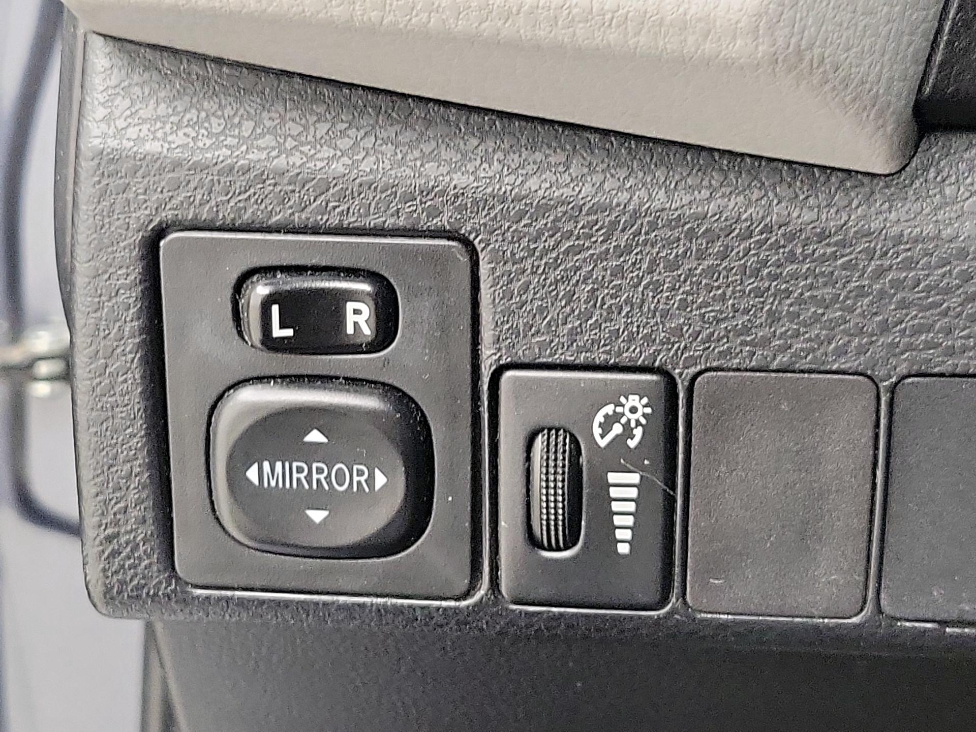 Thumbnail: 2015 Toyota Corolla - 13