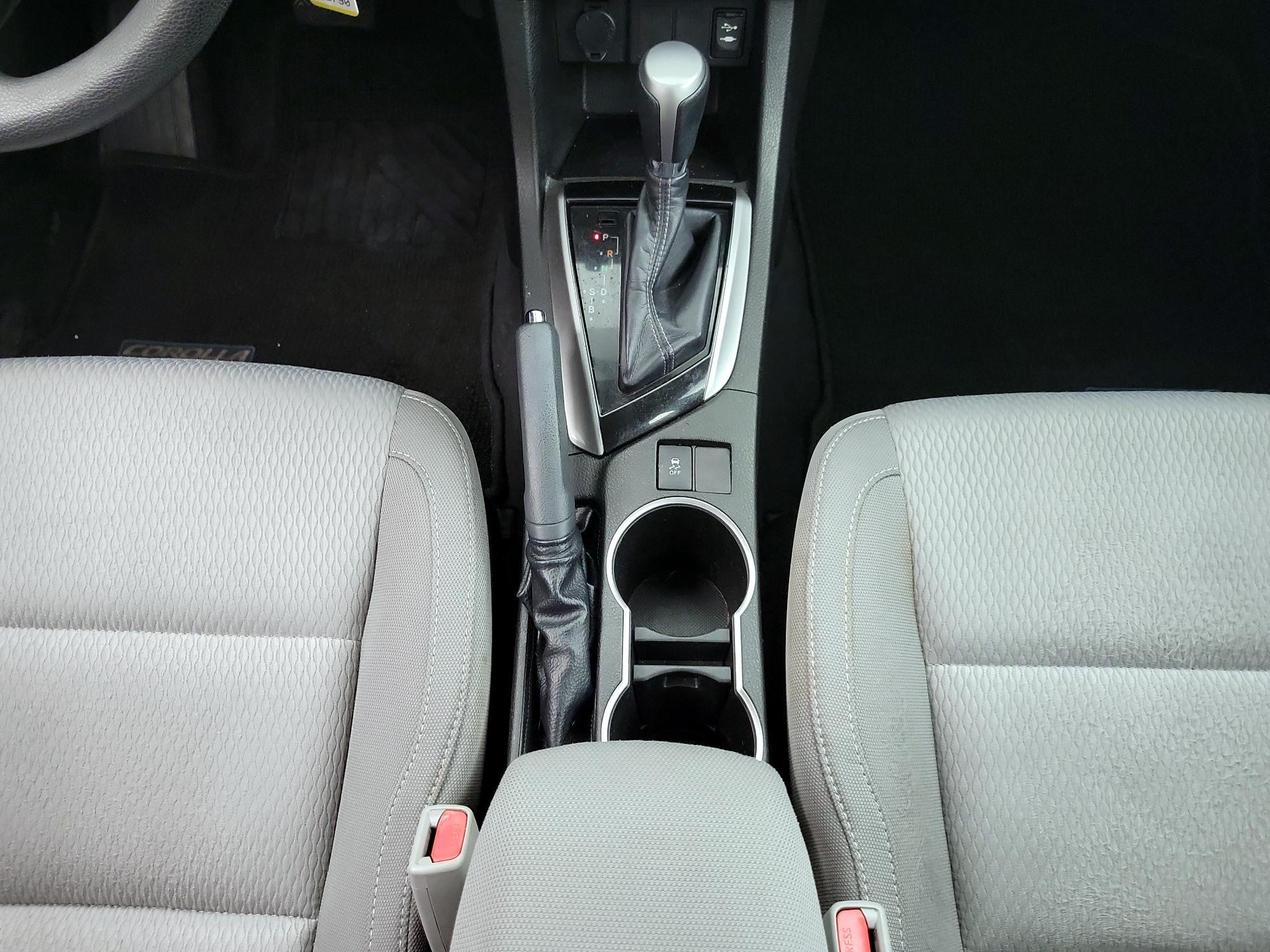 Thumbnail: 2015 Toyota Corolla - 17